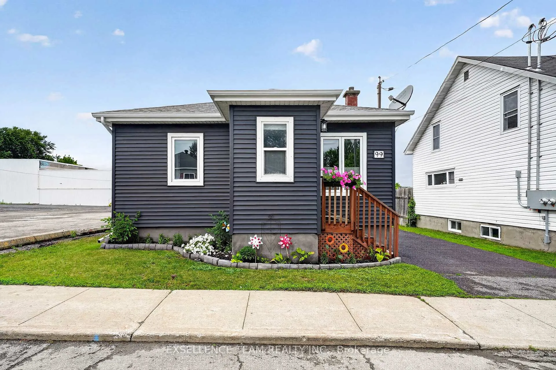 Photo 3 of 99 Lochiel Street E, North Glengarry, Alexandria — HOMEH