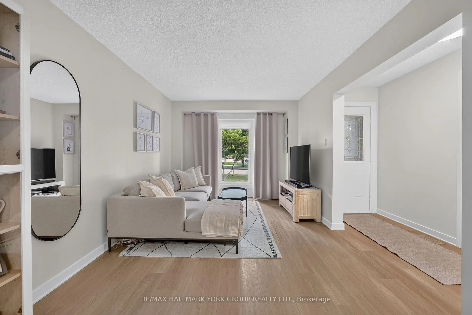 Photo 4 of 12 Odin Crescent, Aurora, Aurora Village — HOMEH