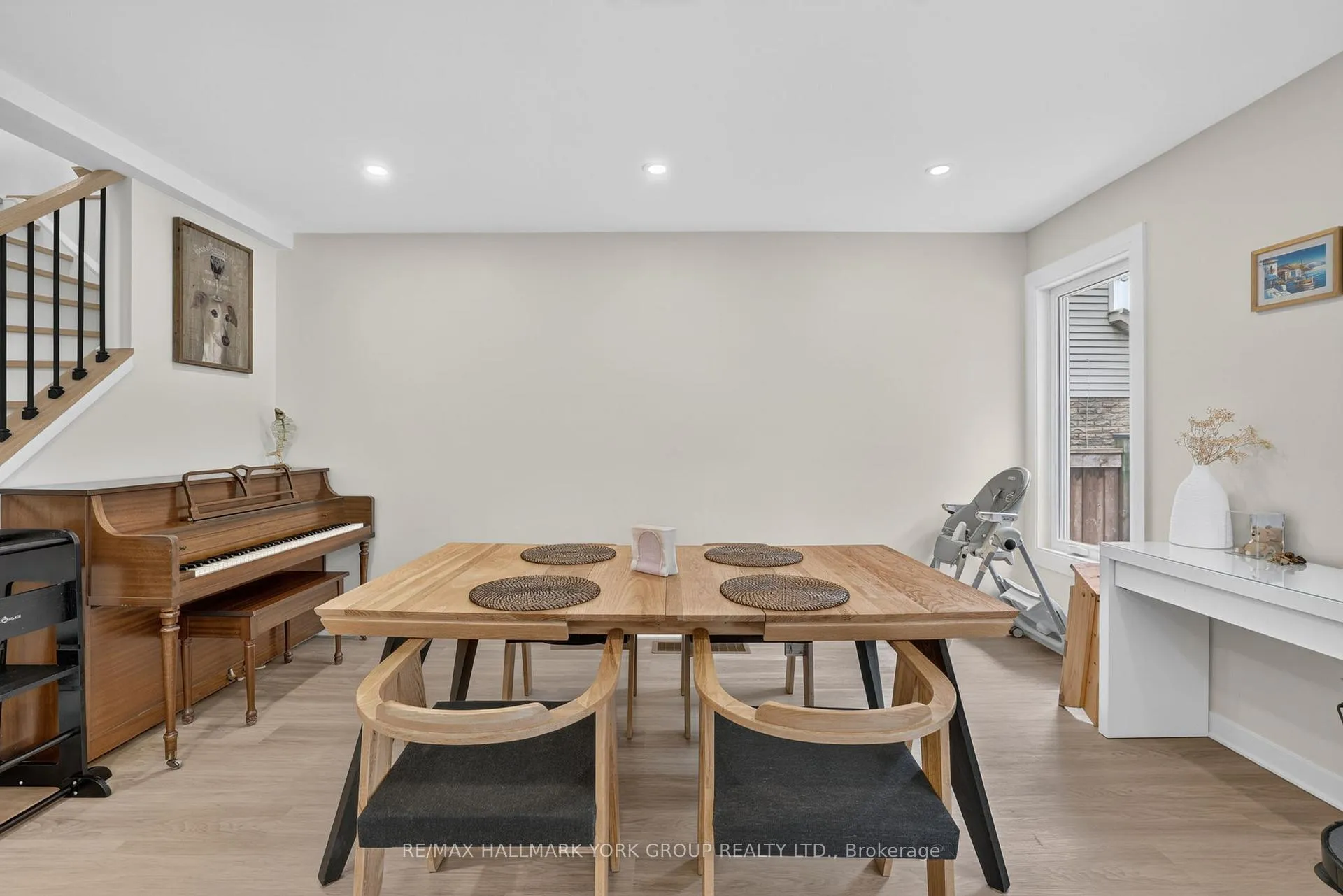 Photo 17 of 12 Odin Crescent, Aurora, Aurora Village — HOMEH