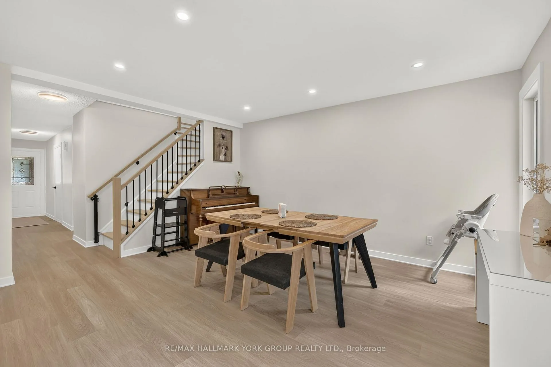 Photo 18 of 12 Odin Crescent, Aurora, Aurora Village — HOMEH