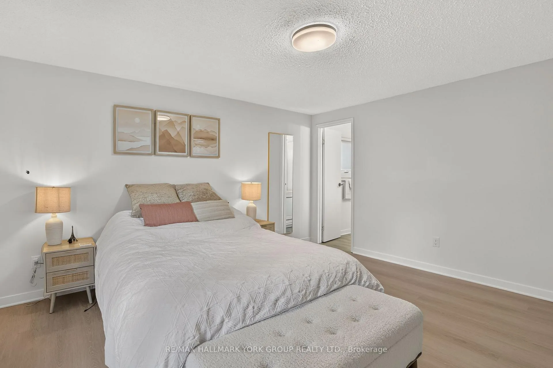 Photo 24 of 12 Odin Crescent, Aurora, Aurora Village — HOMEH