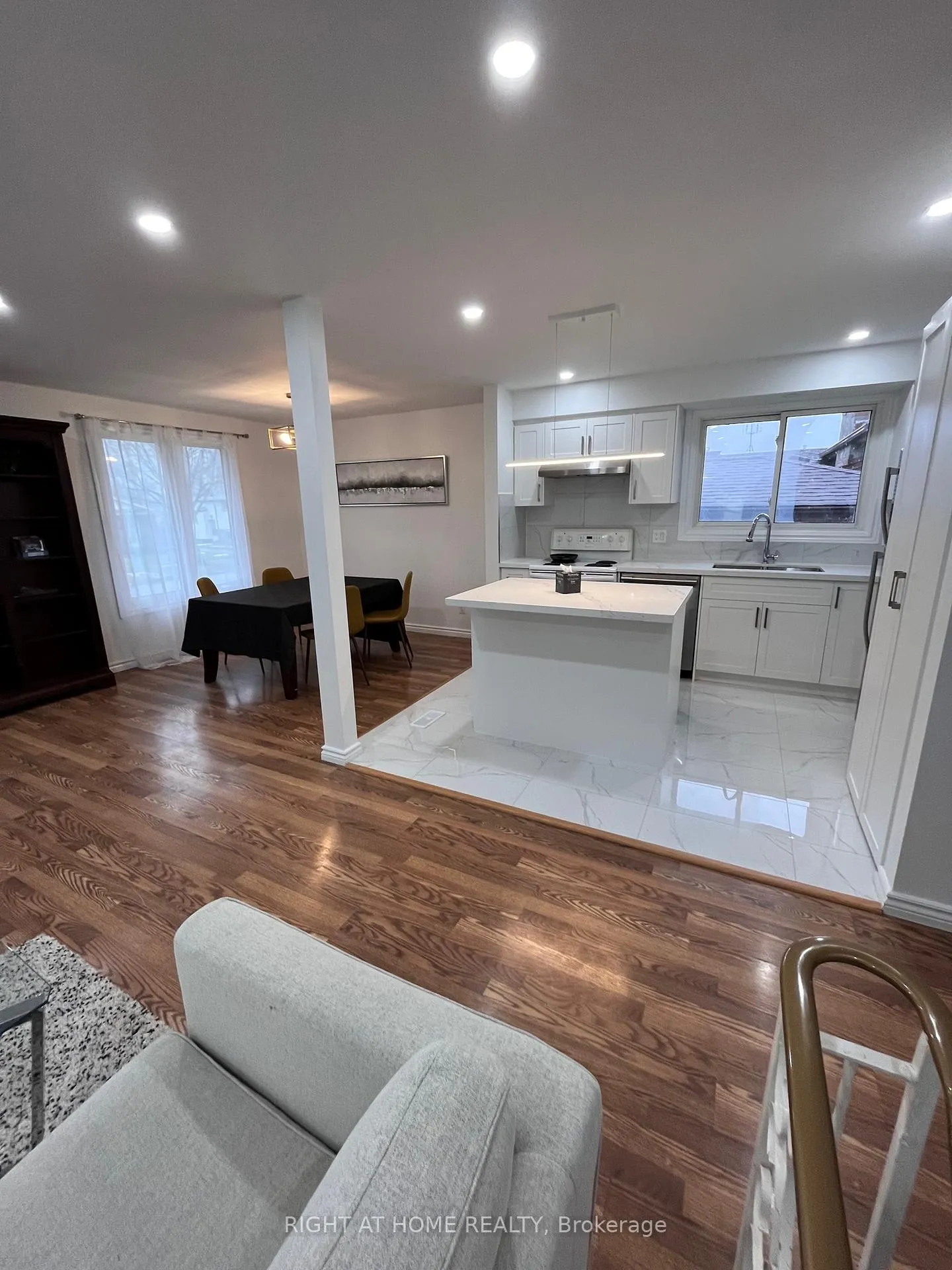 Photo 3 of 7431 Jubilee Drive, Niagara Falls, Marineland — HOMEH