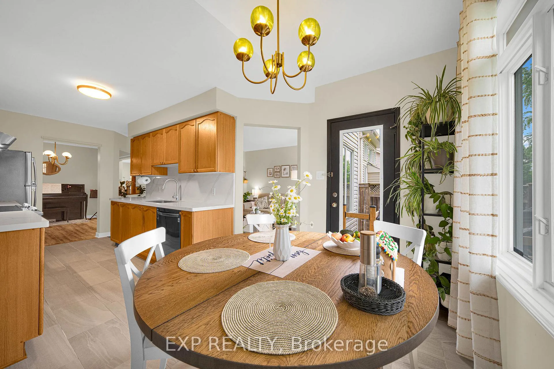 Photo 12 of 51 Palmadeo Drive, Ottawa, Barrhaven - Longfields — HOMEH