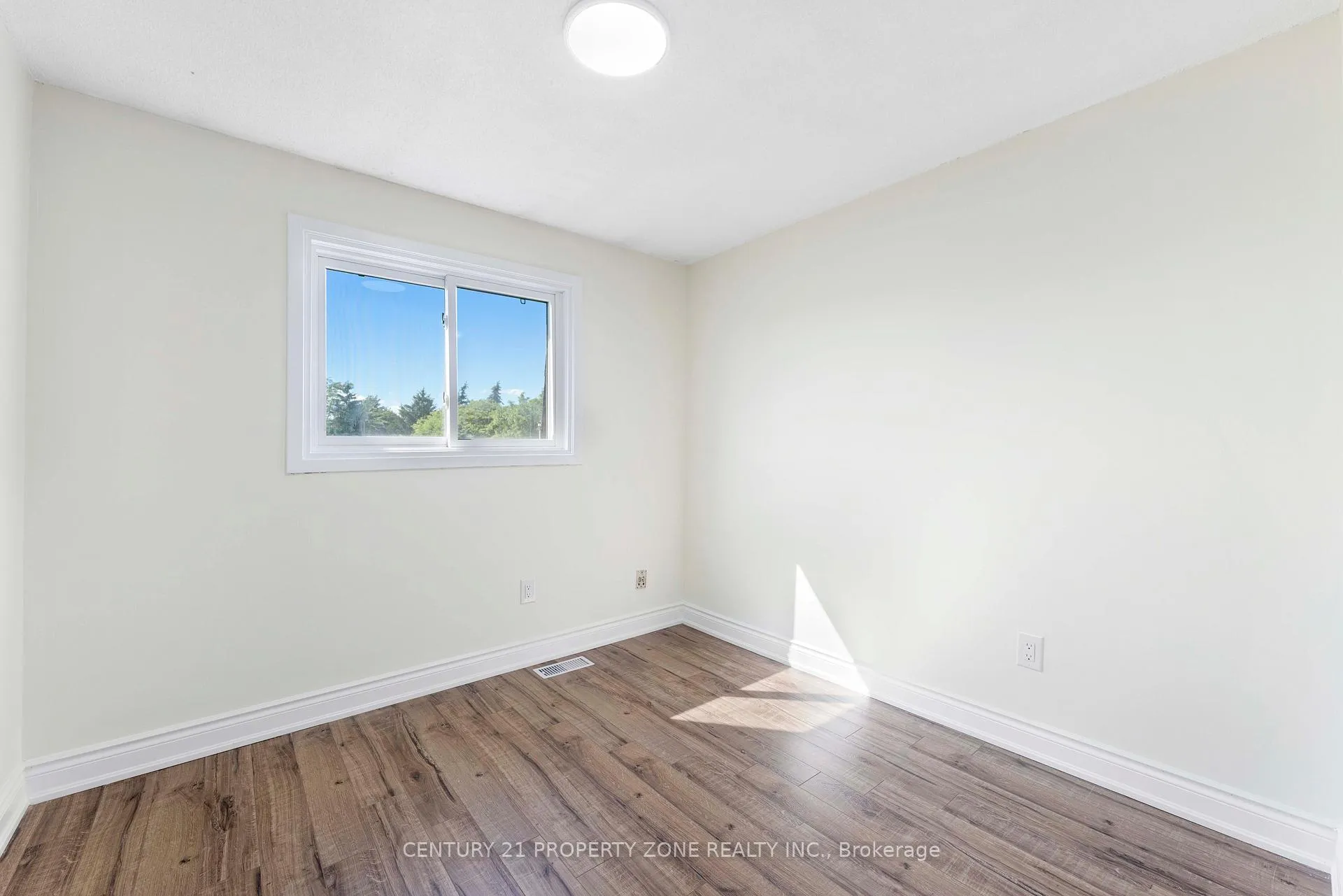 Photo 26 of 35 Ashton Crescent, Brampton, Central Park — HOMEH