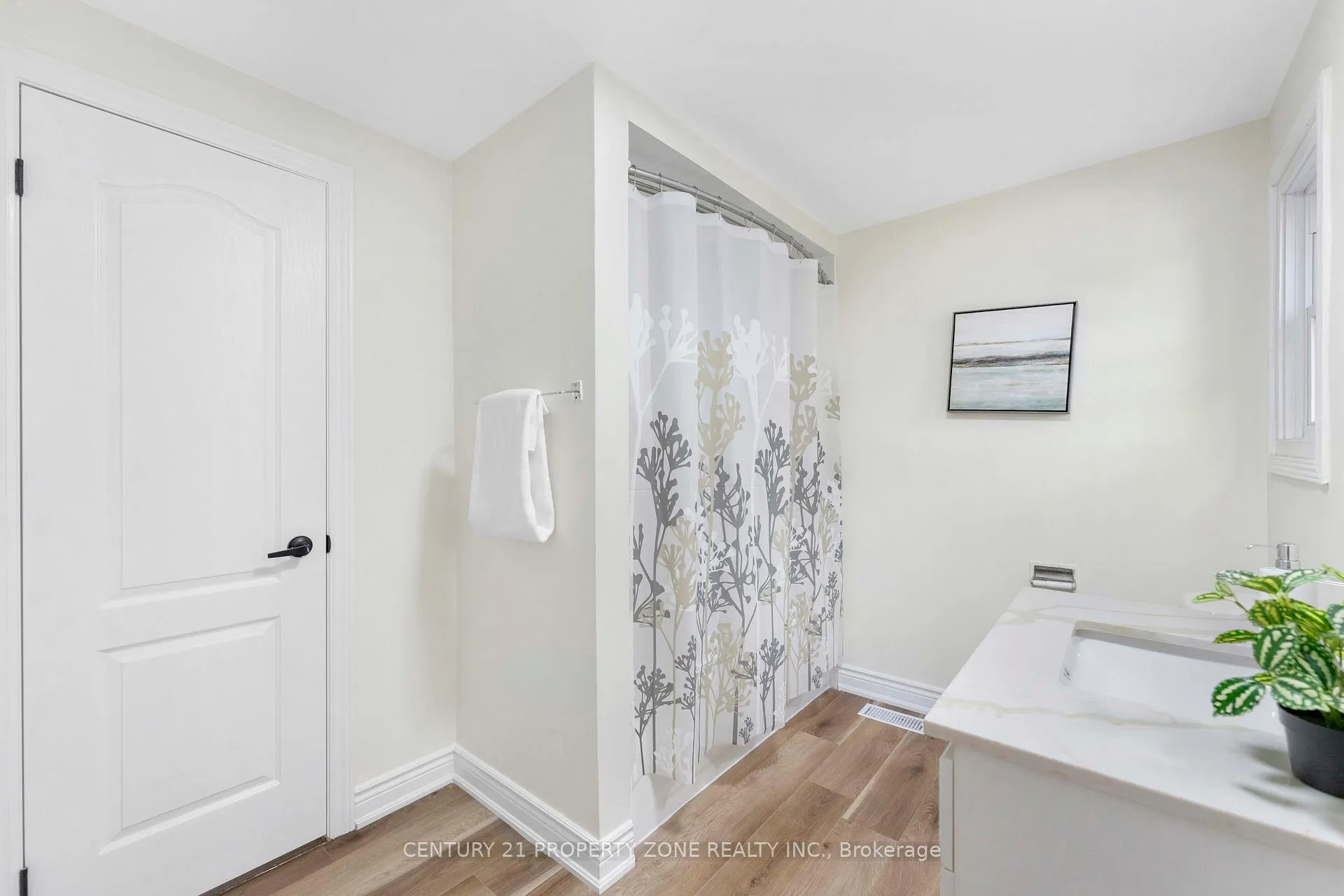 Photo 28 of 35 Ashton Crescent, Brampton, Central Park — HOMEH