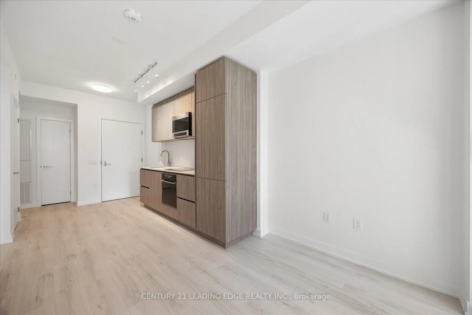 Photo 2 of Unit 2113S, 110 Broadway Avenue, Toronto, Mount Pleasant West — HOMEH