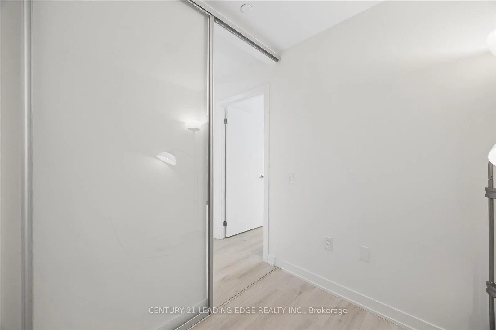 Photo 10 of Unit 2113S, 110 Broadway Avenue, Toronto, Mount Pleasant West — HOMEH