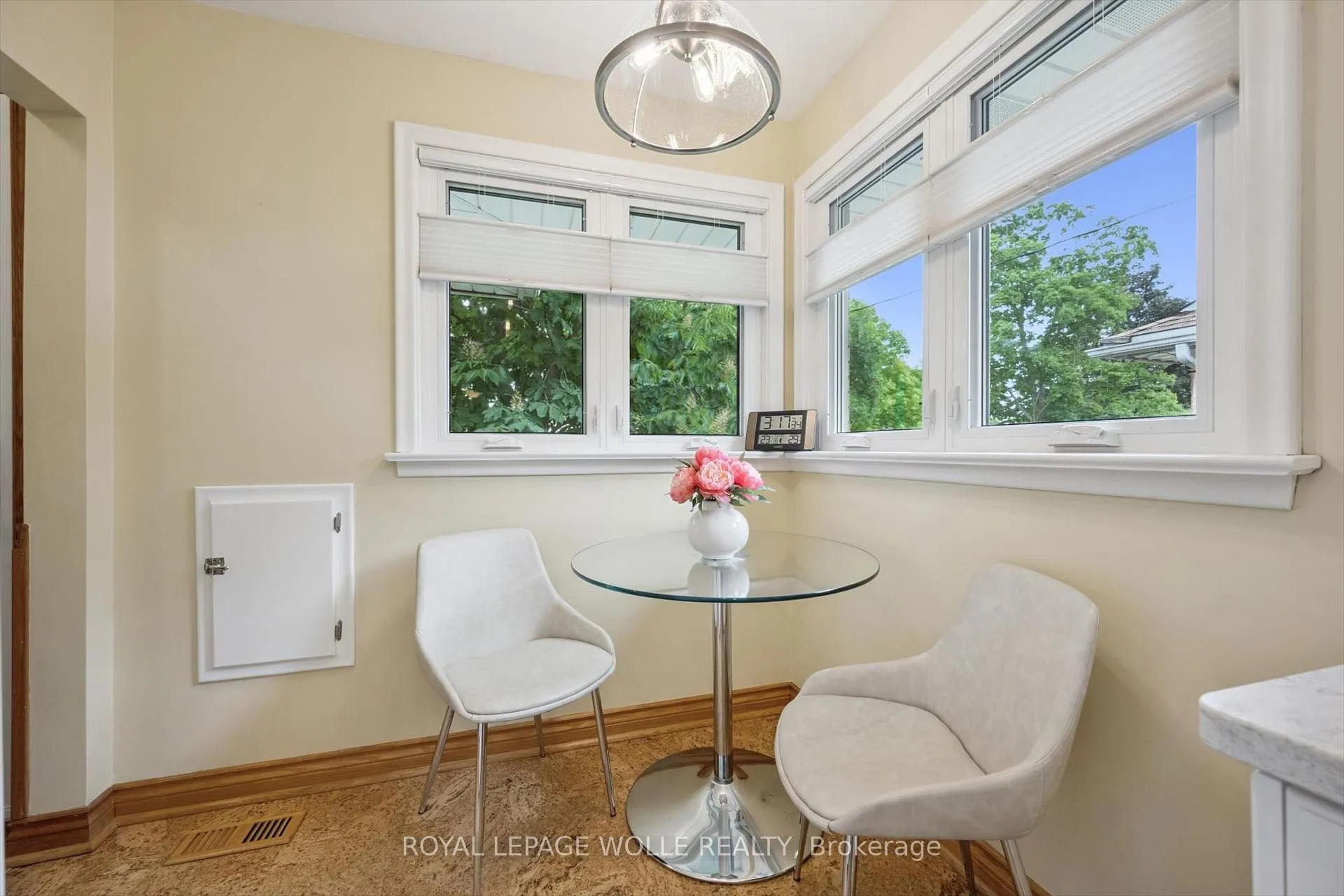 Photo 10 of 317 Pandora Avenue N, Kitchener — HOMEH