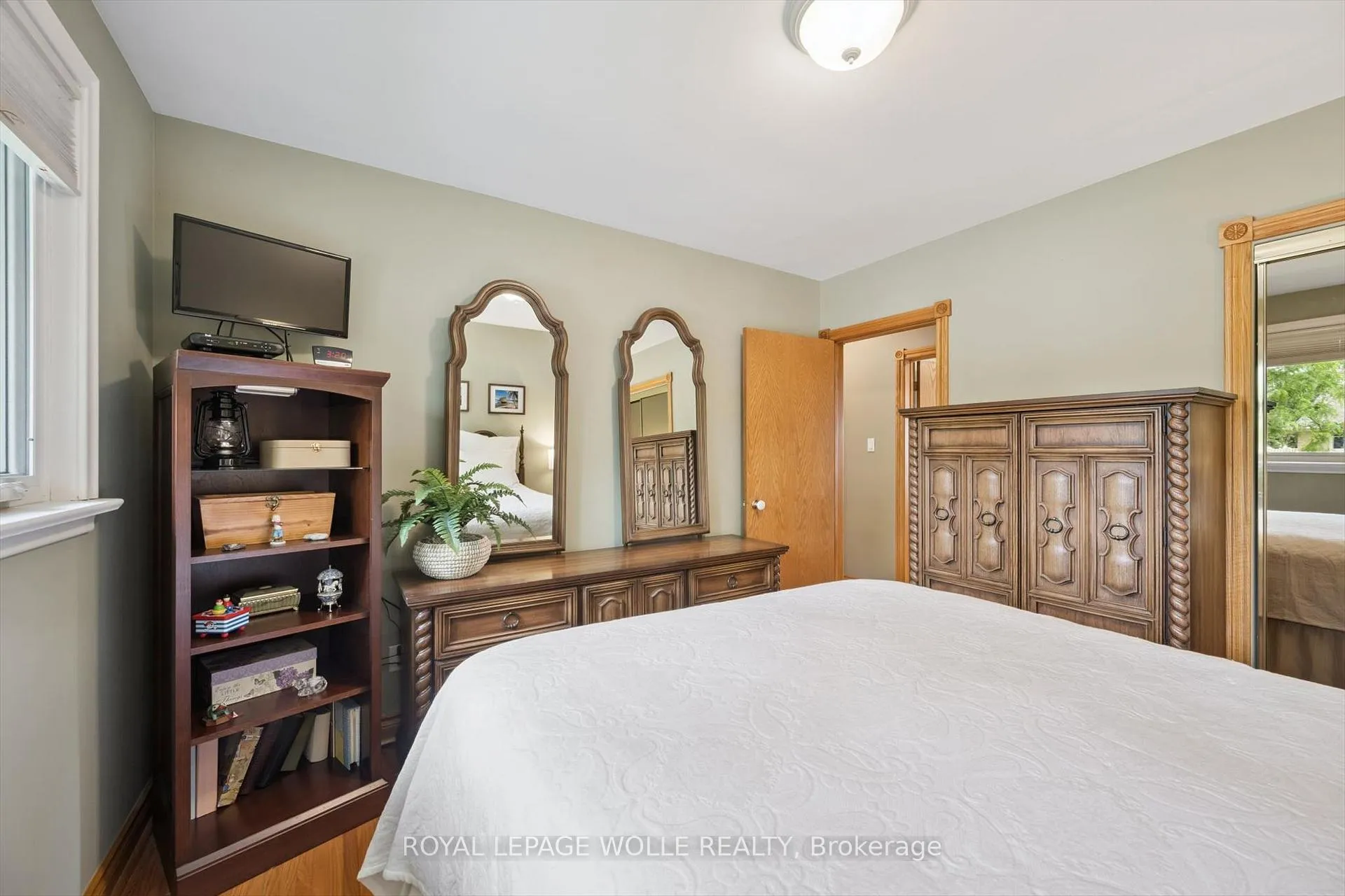 Photo 12 of 317 Pandora Avenue N, Kitchener — HOMEH