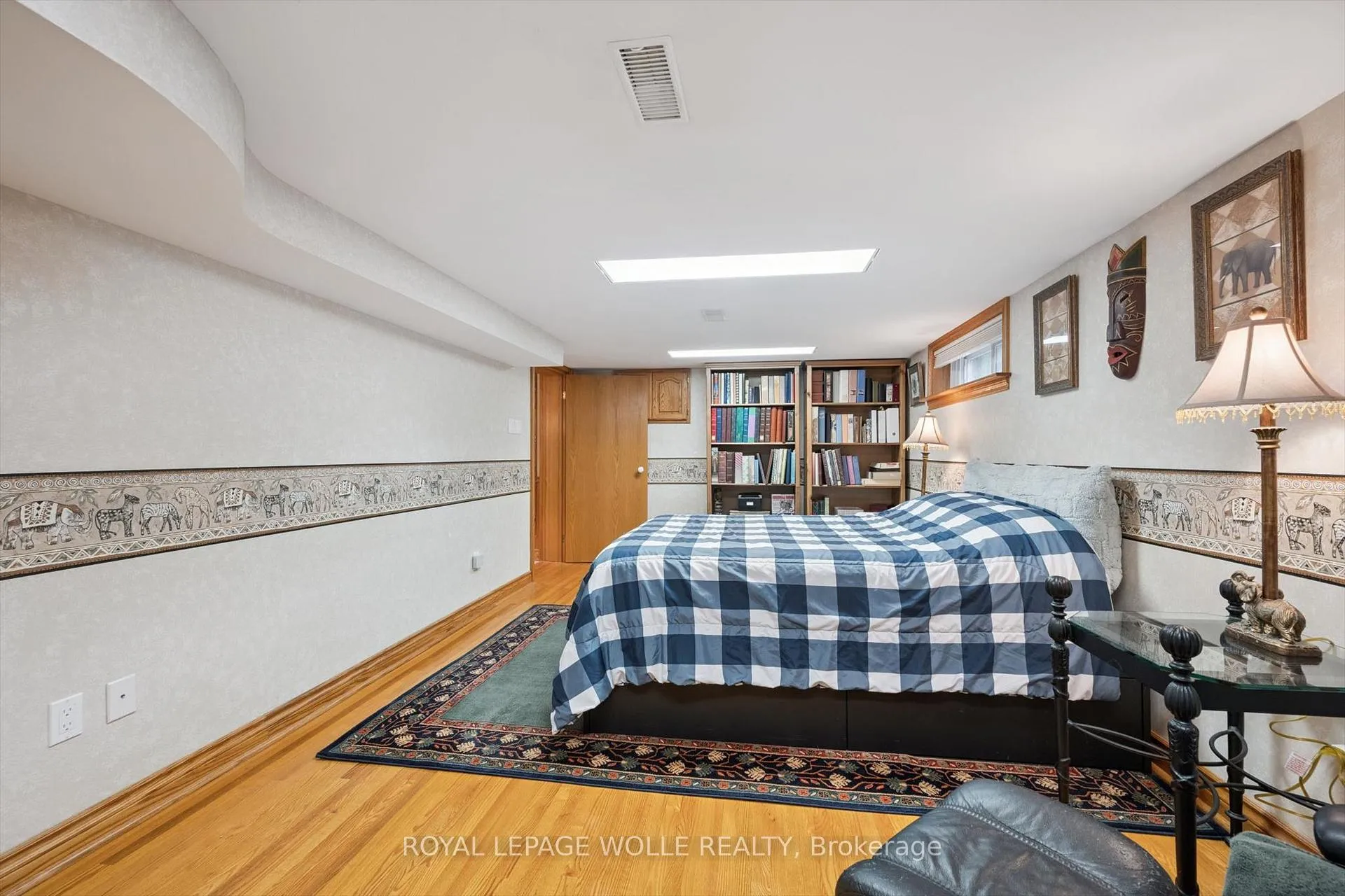 Photo 20 of 317 Pandora Avenue N, Kitchener — HOMEH