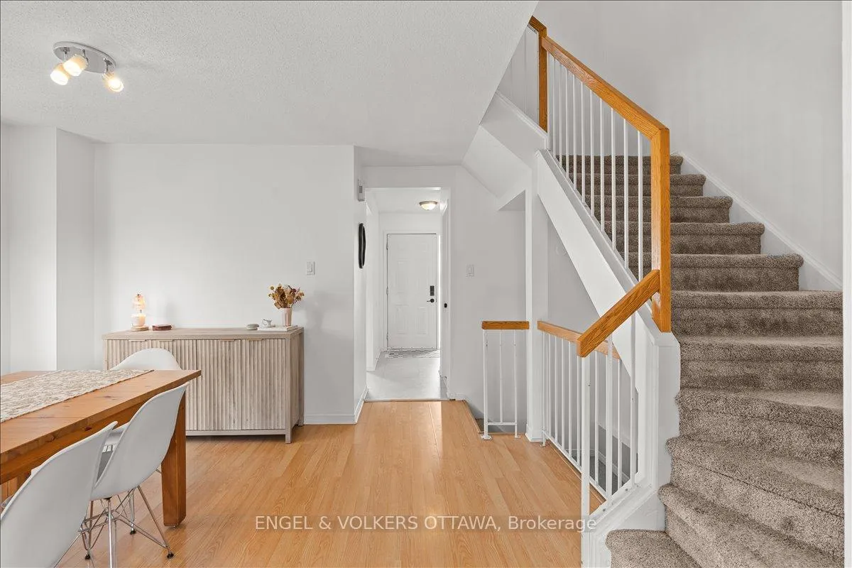 Photo 3 of Unit 54, 956 Cookshire Crescent, Ottawa, Fallingbrook/Ridgemount — HOMEH