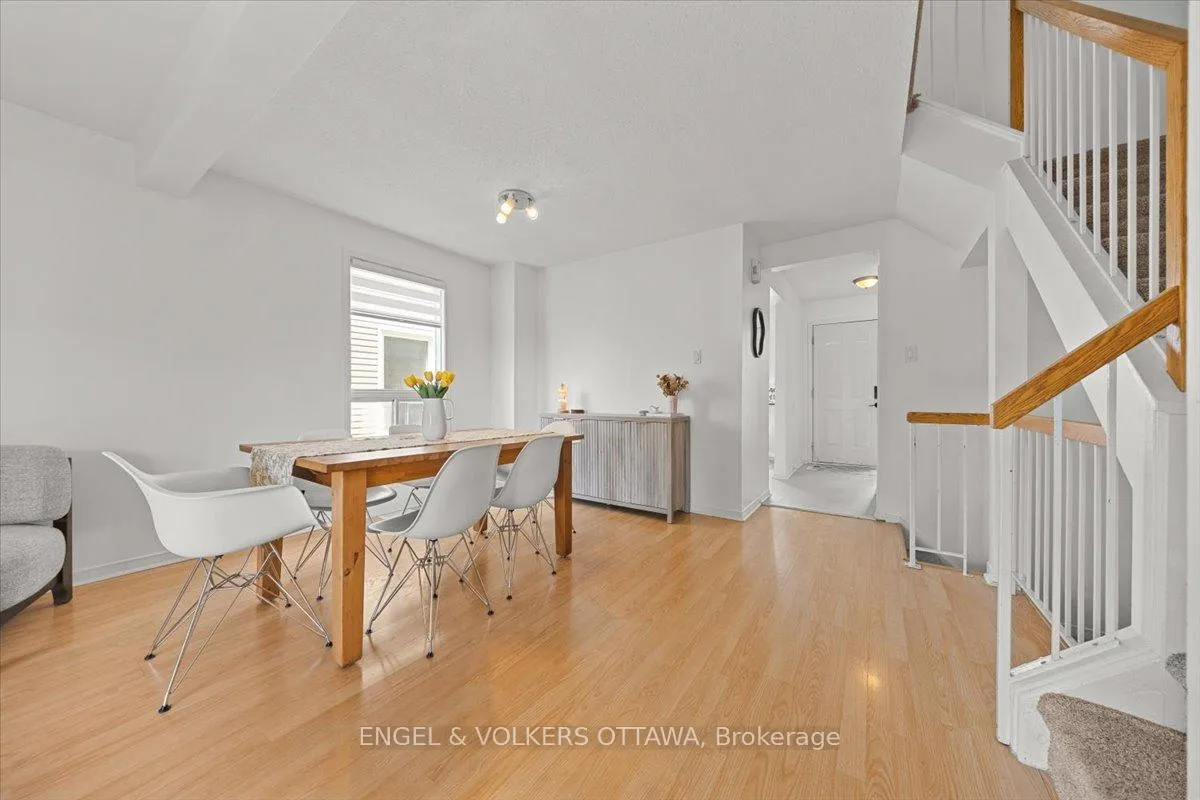 Photo 4 of Unit 54, 956 Cookshire Crescent, Ottawa, Fallingbrook/Ridgemount — HOMEH