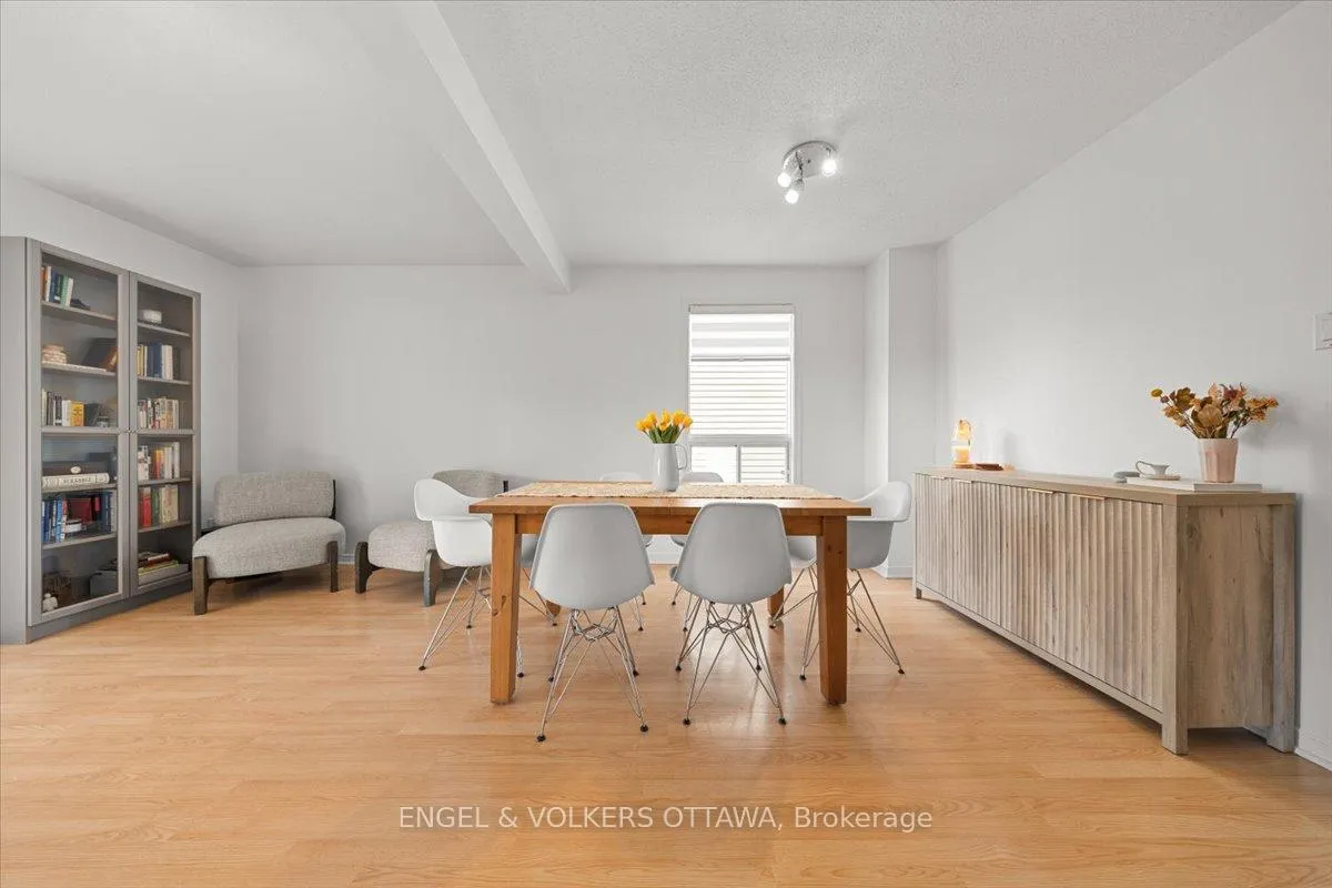 Photo 5 of Unit 54, 956 Cookshire Crescent, Ottawa, Fallingbrook/Ridgemount — HOMEH