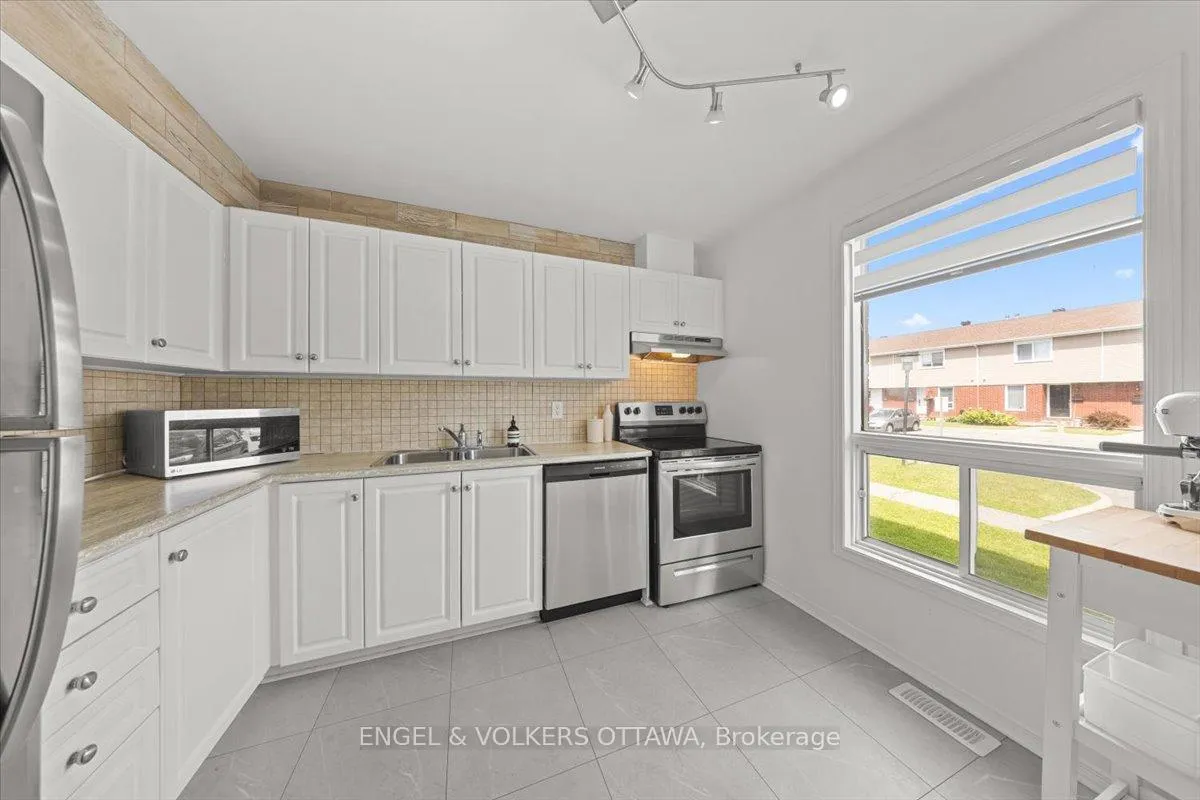 Photo 8 of Unit 54, 956 Cookshire Crescent, Ottawa, Fallingbrook/Ridgemount — HOMEH