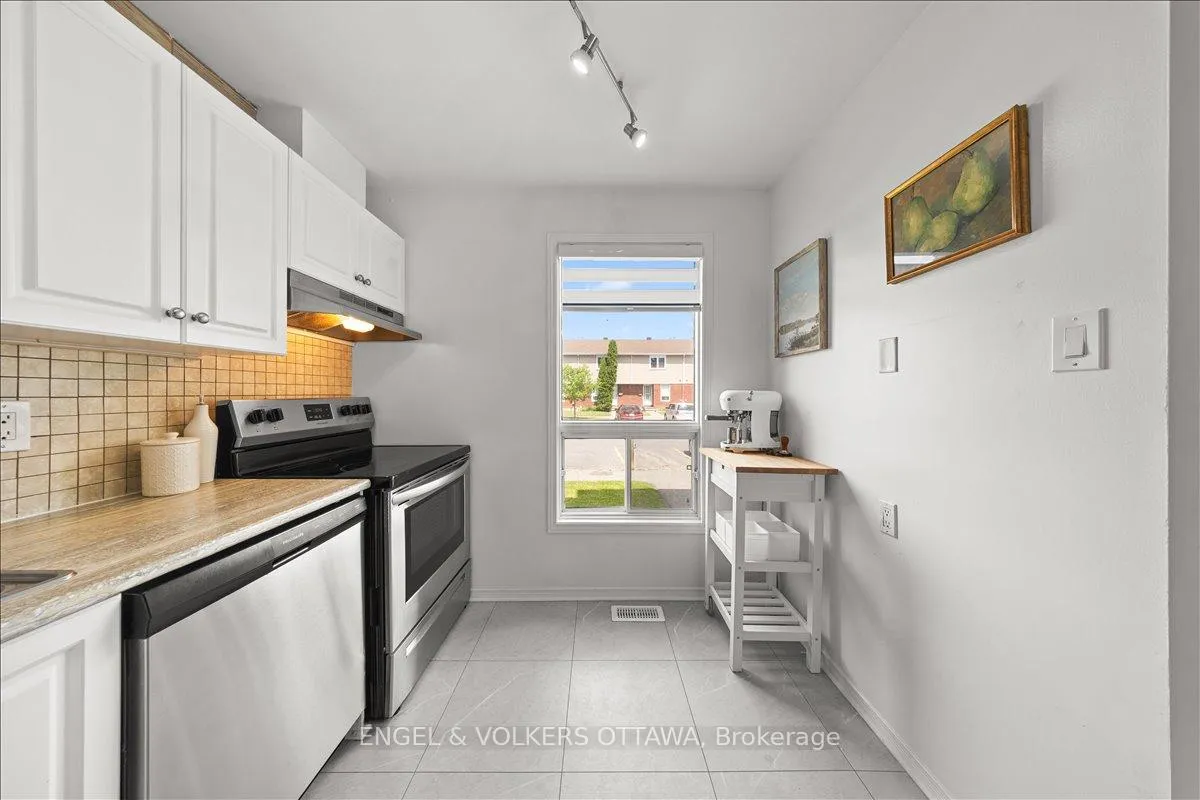 Photo 9 of Unit 54, 956 Cookshire Crescent, Ottawa, Fallingbrook/Ridgemount — HOMEH