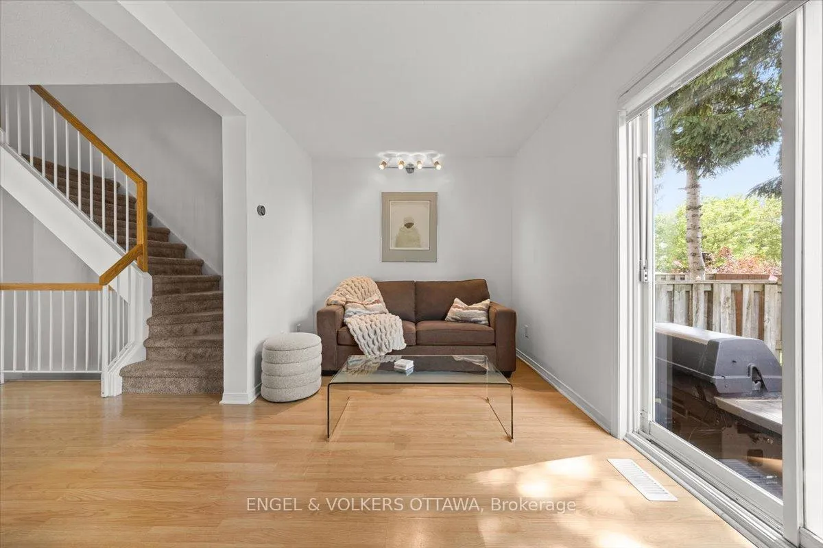 Photo 11 of Unit 54, 956 Cookshire Crescent, Ottawa, Fallingbrook/Ridgemount — HOMEH