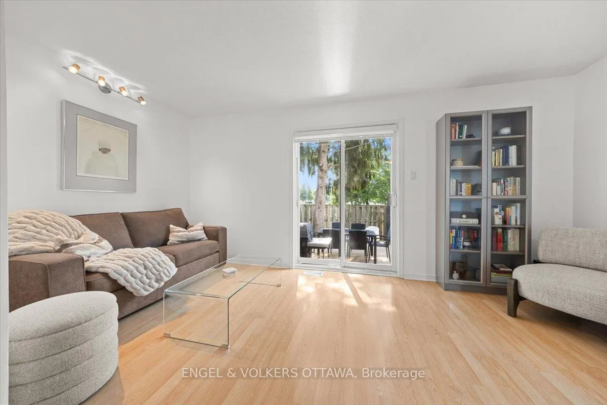 Photo 12 of Unit 54, 956 Cookshire Crescent, Ottawa, Fallingbrook/Ridgemount — HOMEH