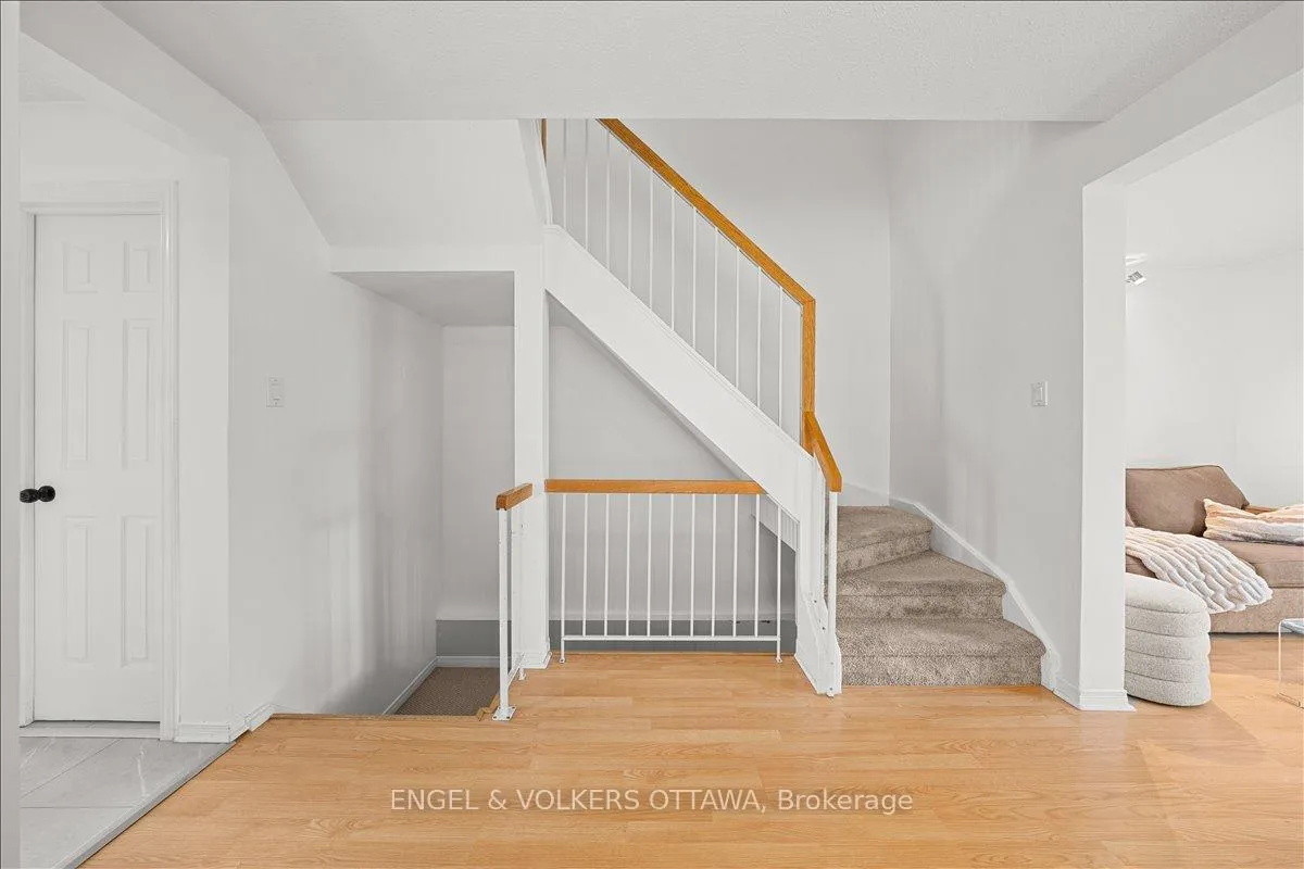 Photo 16 of Unit 54, 956 Cookshire Crescent, Ottawa, Fallingbrook/Ridgemount — HOMEH