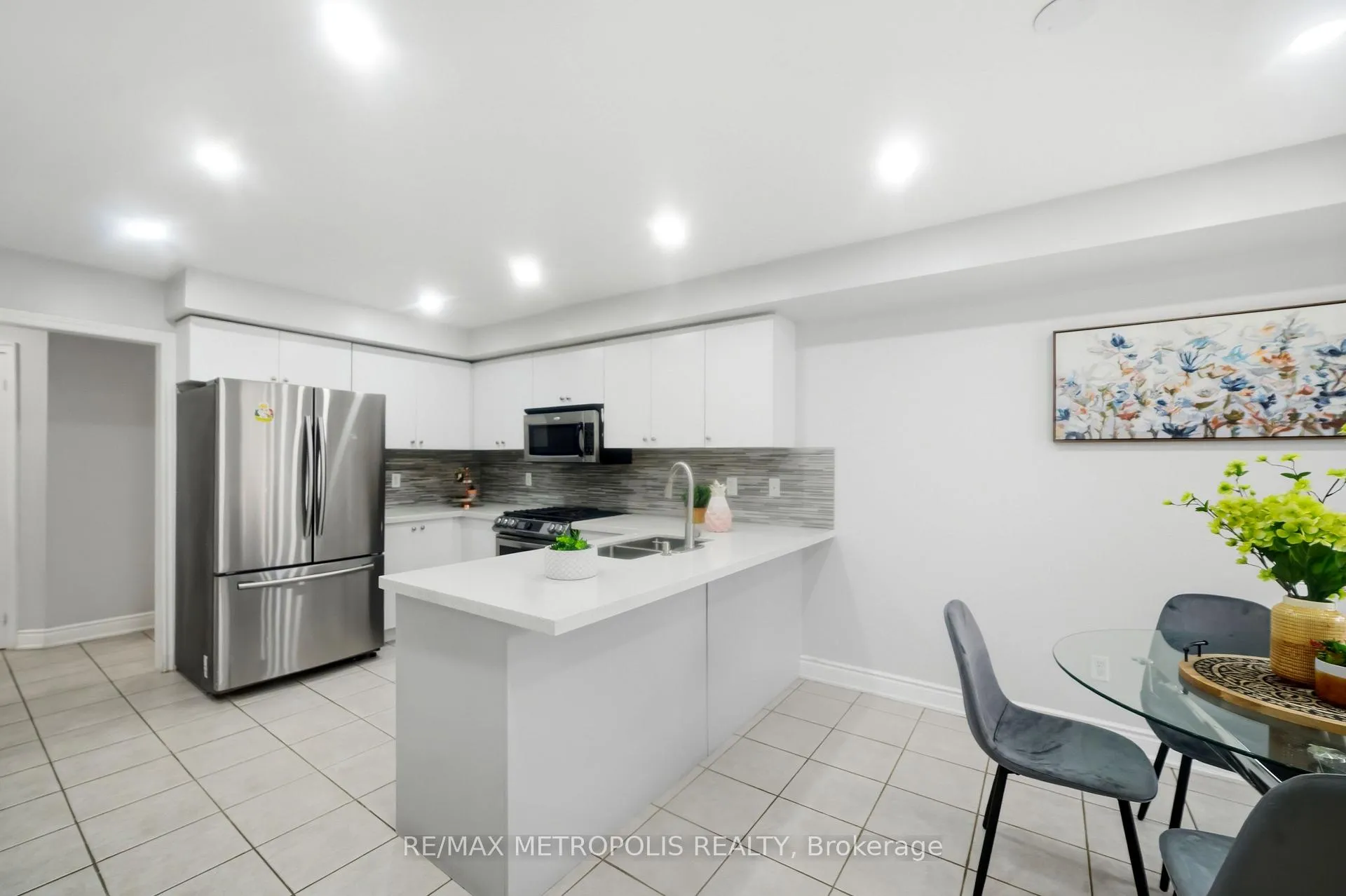 Photo 9 of 13 Capistro Street, Brampton, Fletcher's Meadow — HOMEH