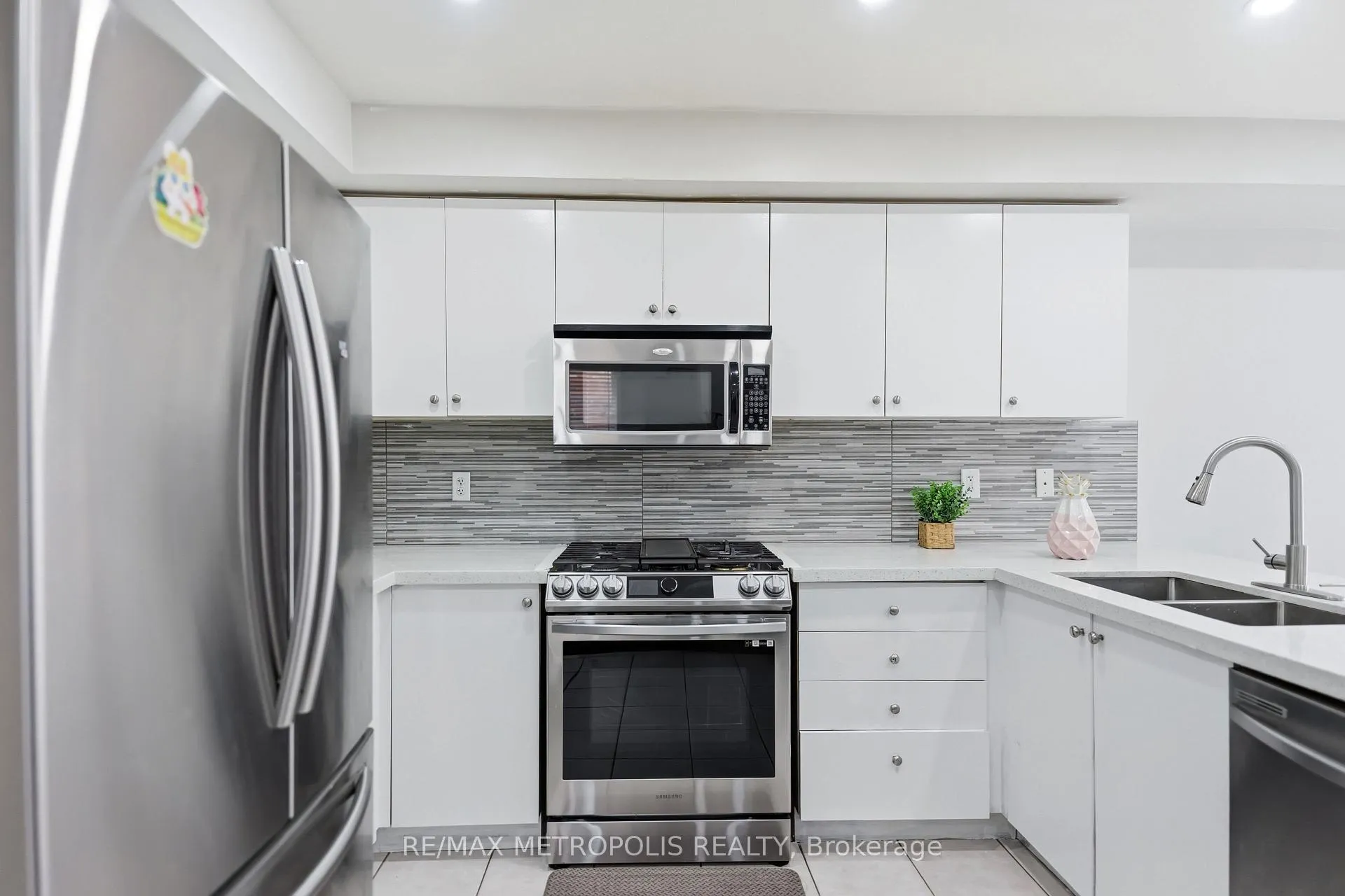 Photo 11 of 13 Capistro Street, Brampton, Fletcher's Meadow — HOMEH