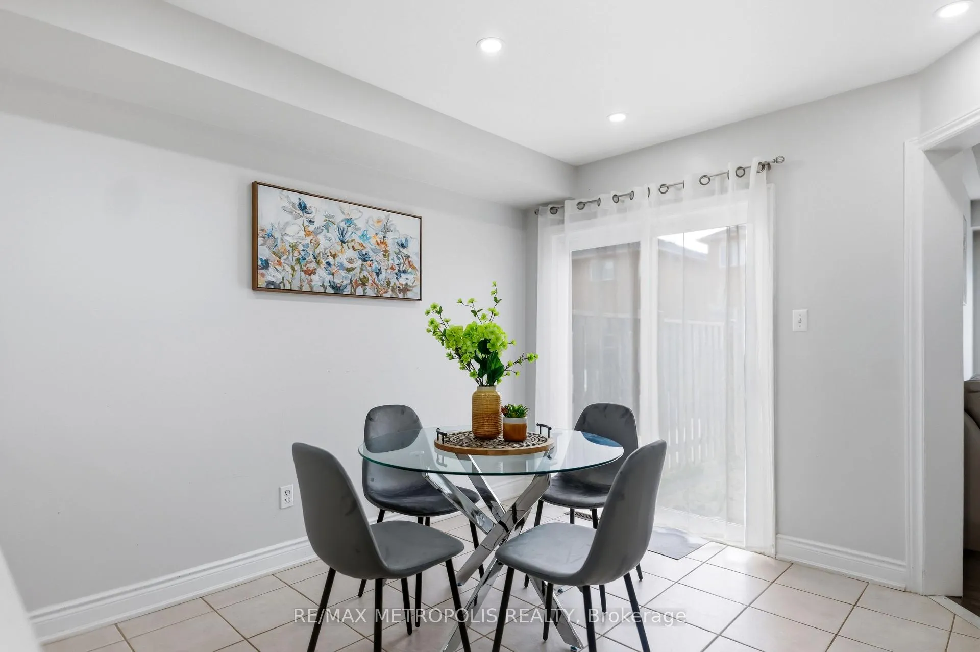 Photo 14 of 13 Capistro Street, Brampton, Fletcher's Meadow — HOMEH