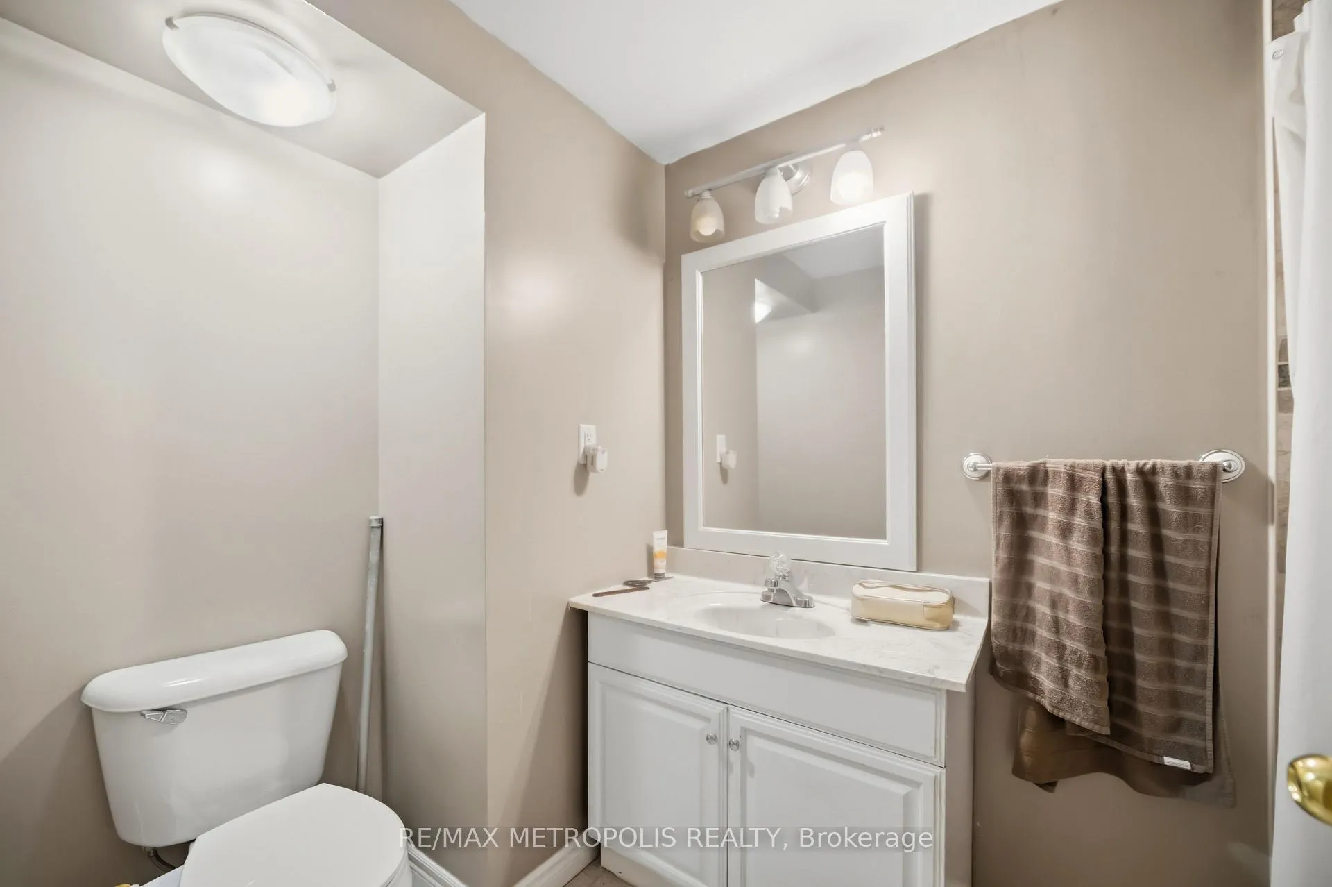 Photo 42 of 13 Capistro Street, Brampton, Fletcher's Meadow — HOMEH
