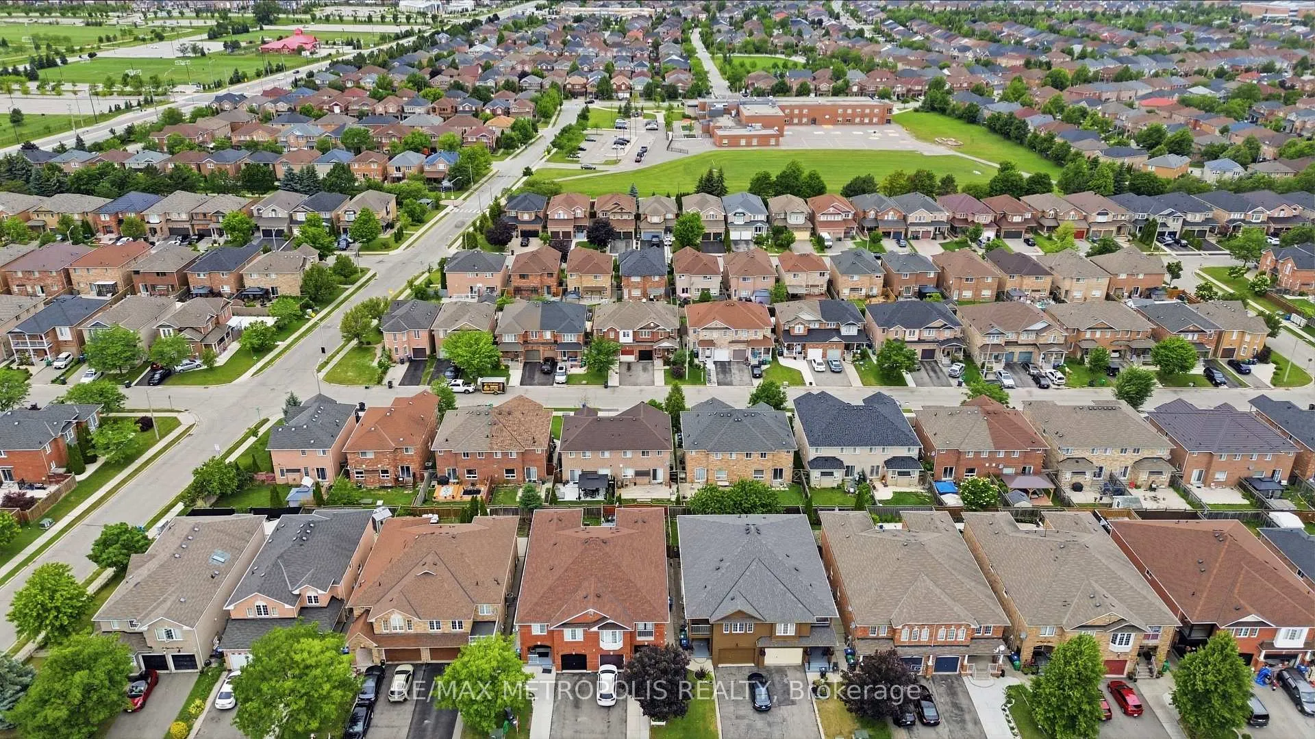 Photo 44 of 13 Capistro Street, Brampton, Fletcher's Meadow — HOMEH