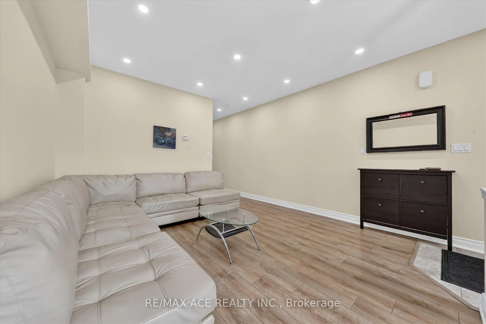 Photo 6 of 28 Hurst Drive, Ajax, Northwest Ajax — HOMEH