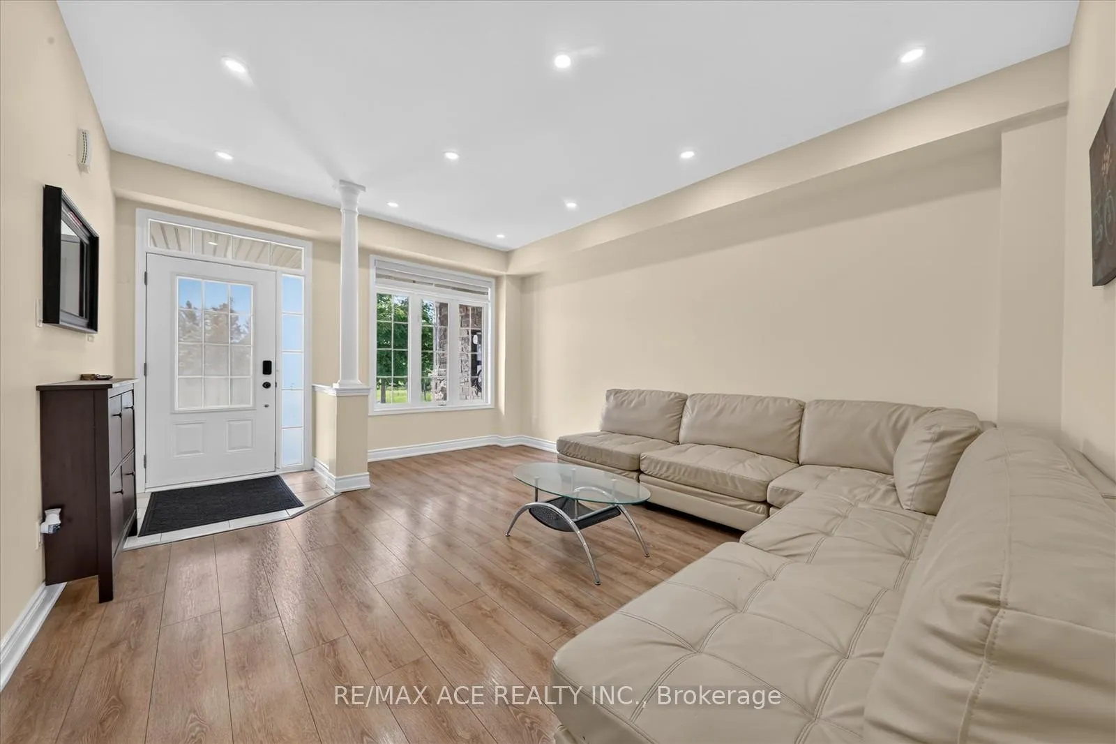 Photo 7 of 28 Hurst Drive, Ajax, Northwest Ajax — HOMEH