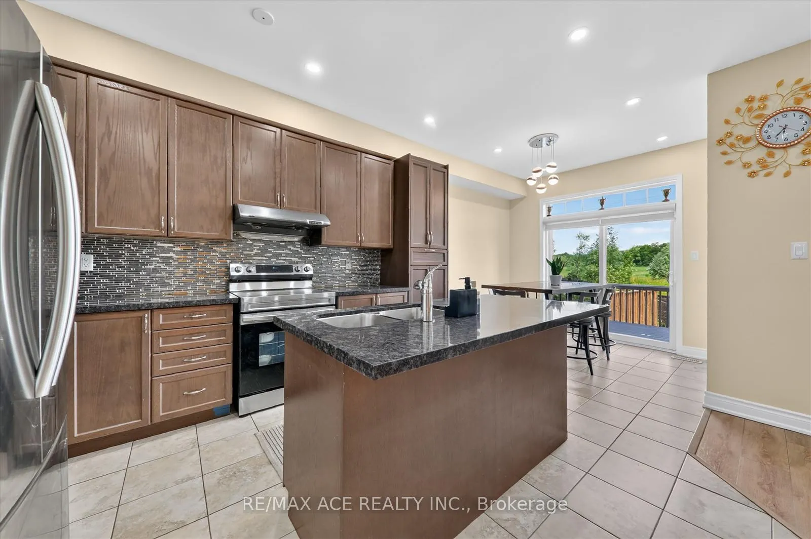Photo 9 of 28 Hurst Drive, Ajax, Northwest Ajax — HOMEH