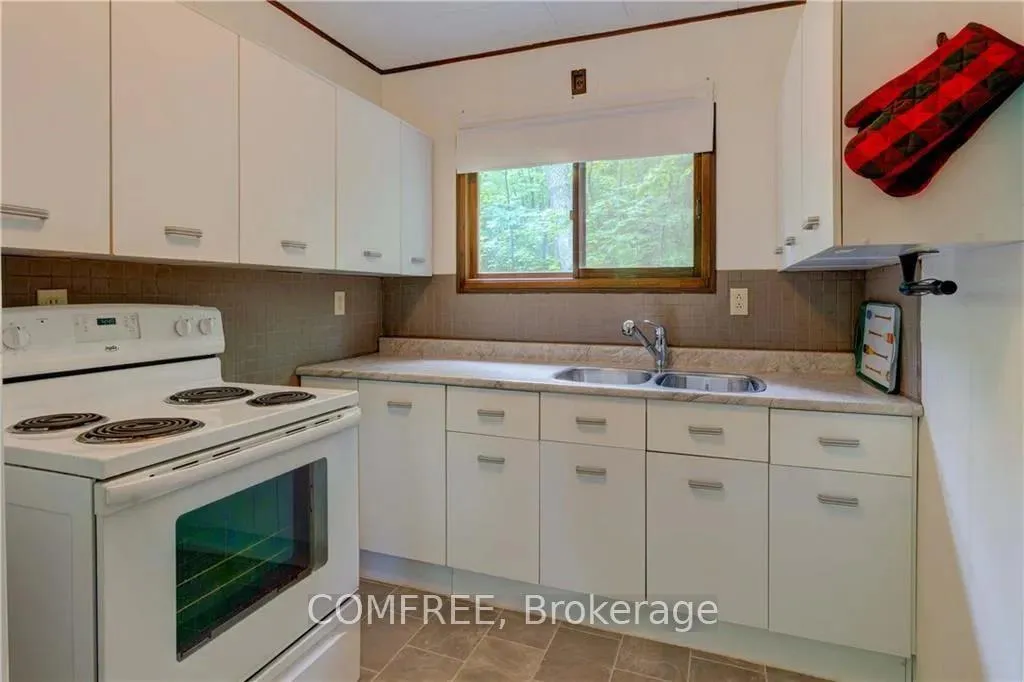 Photo 11 of 199 West Devil Lake Lane, Frontenac, Frontenac South — HOMEH