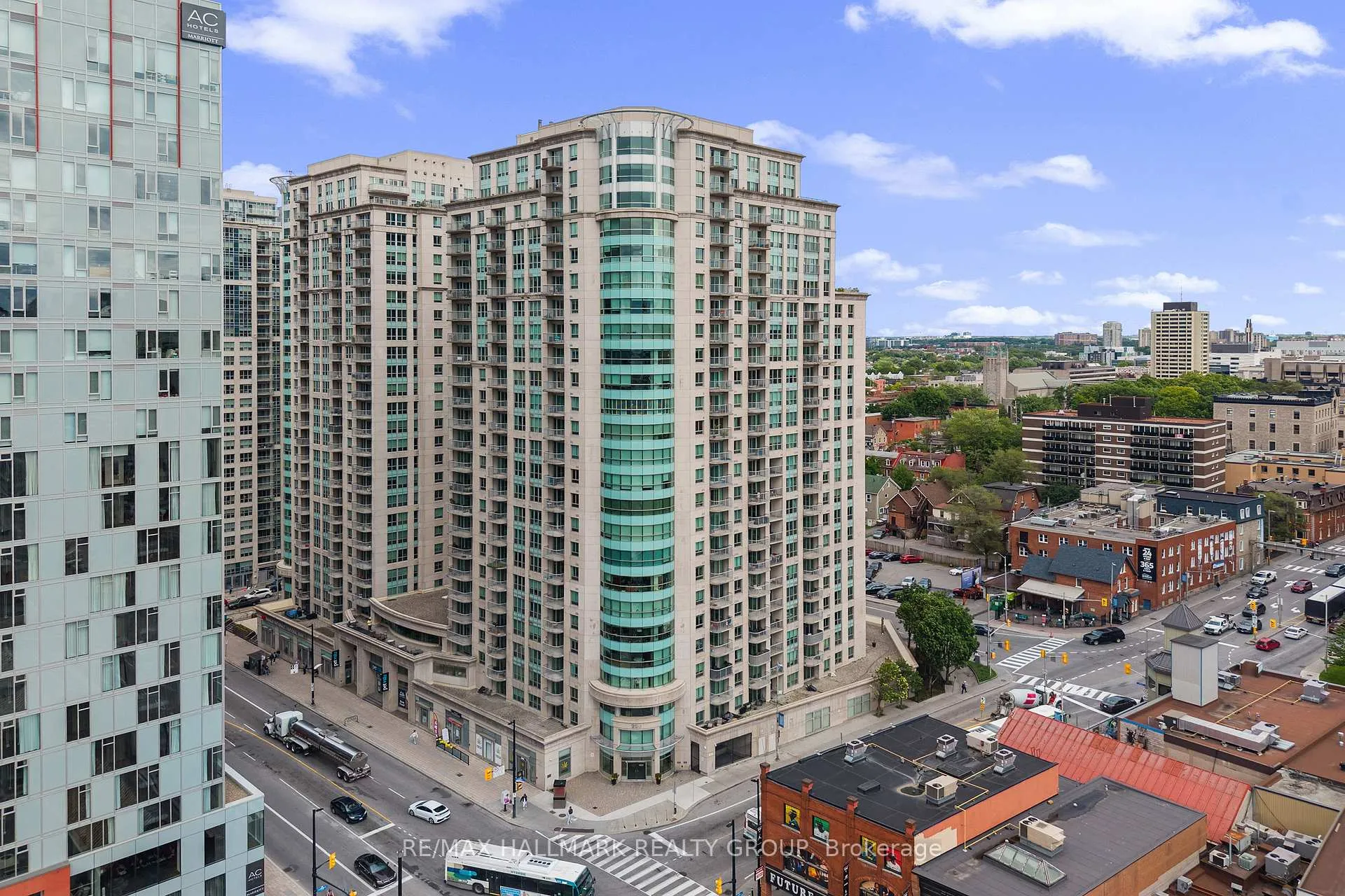 Photo of Unit 1702, 200 Rideau Street