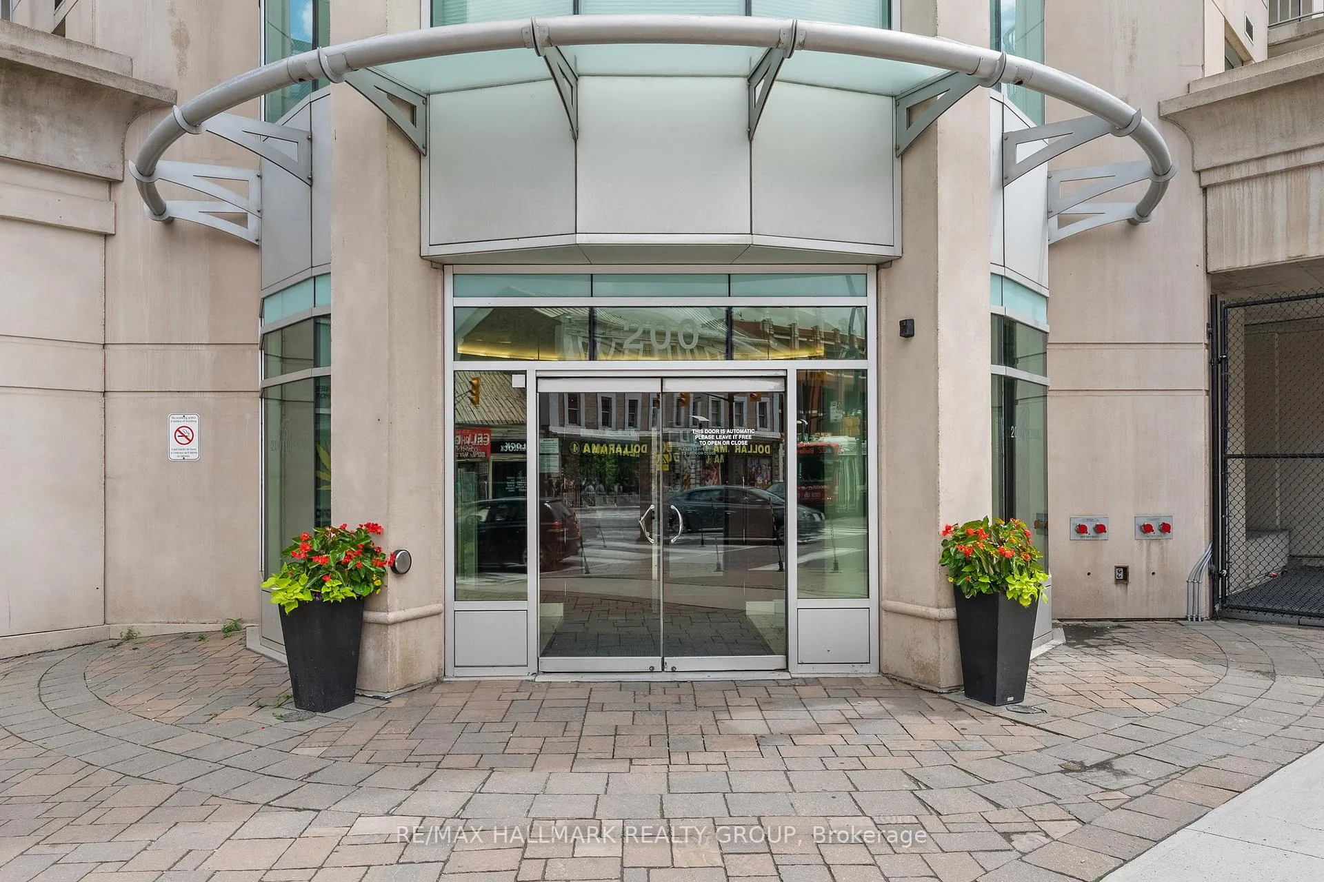 Photo 2 of Unit 1702, 200 Rideau Street, Ottawa, Sandy Hill — HOMEH