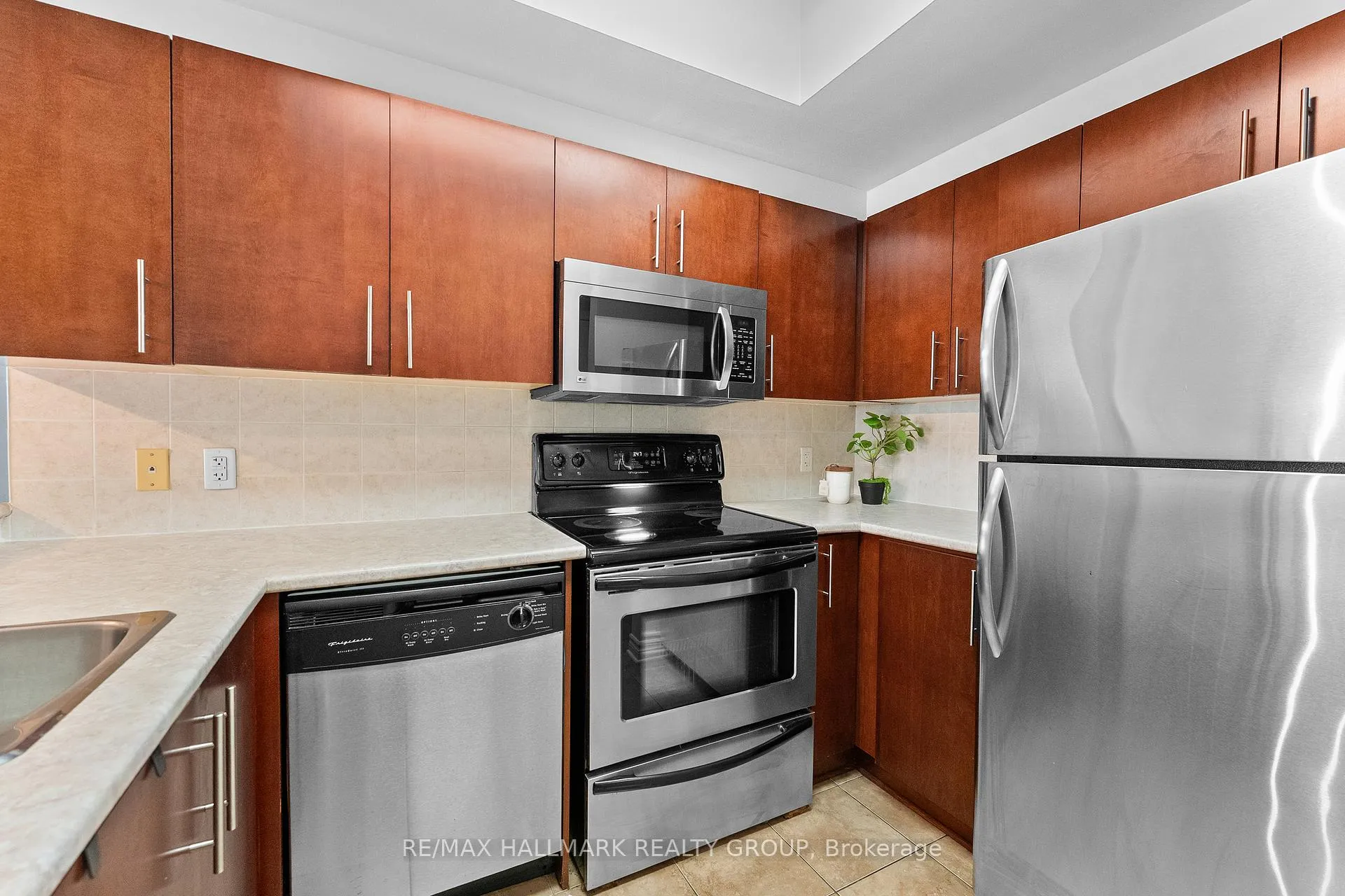 Photo 15 of Unit 1702, 200 Rideau Street, Ottawa, Sandy Hill — HOMEH