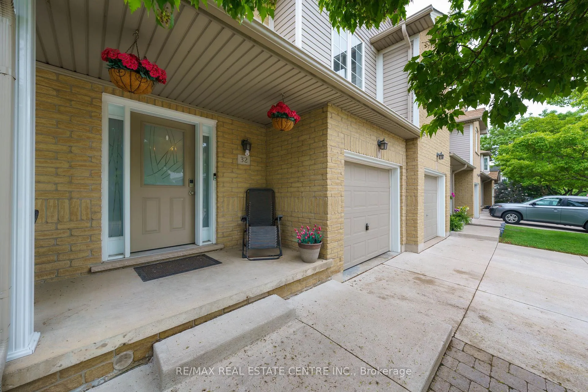 Photo 2 of Unit 32, 76 Frances Avenue, Hamilton, Lakeshore — HOMEH