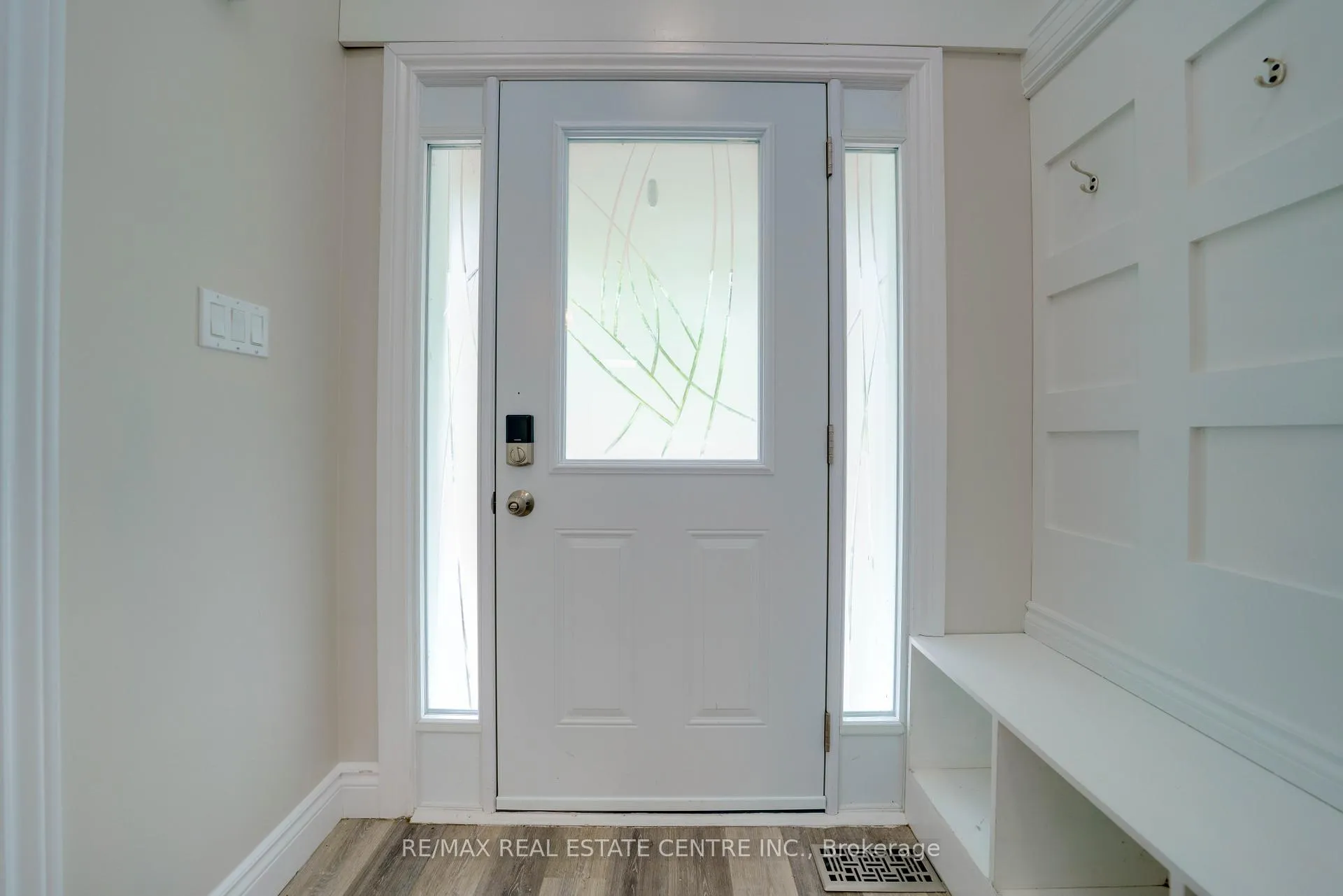 Photo 3 of Unit 32, 76 Frances Avenue, Hamilton, Lakeshore — HOMEH
