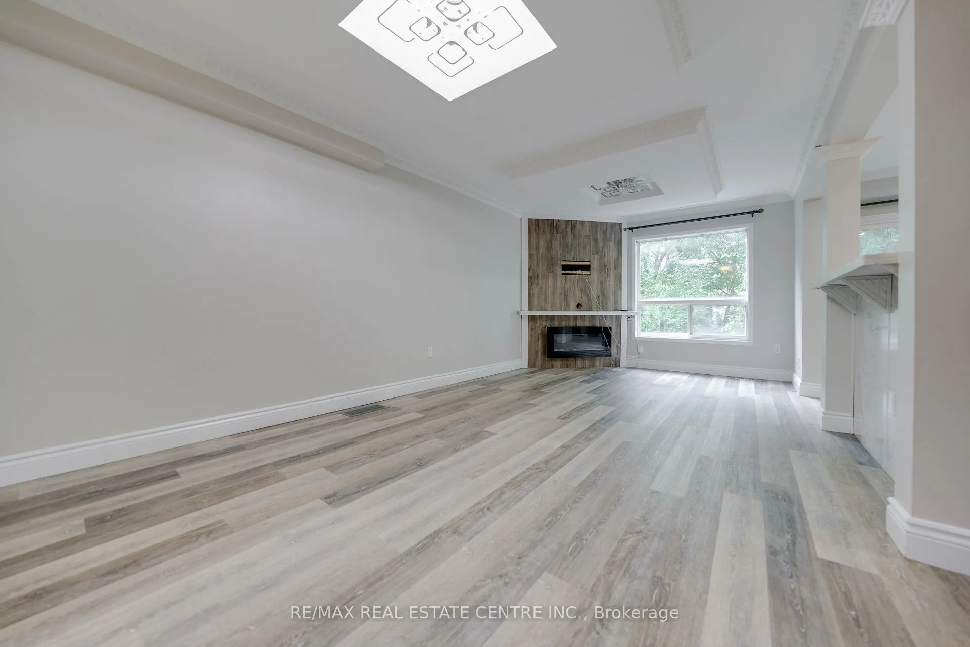 Photo 4 of Unit 32, 76 Frances Avenue, Hamilton, Lakeshore — HOMEH
