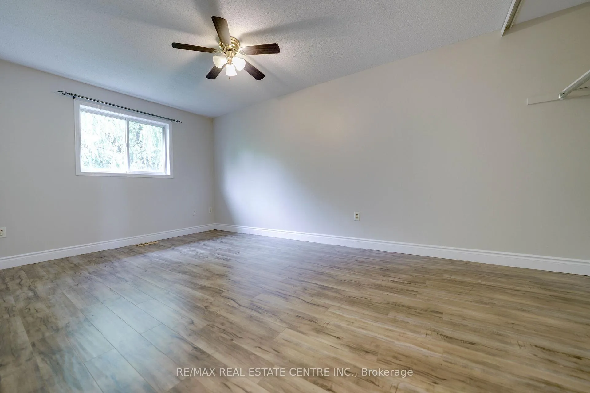 Photo 23 of Unit 32, 76 Frances Avenue, Hamilton, Lakeshore — HOMEH