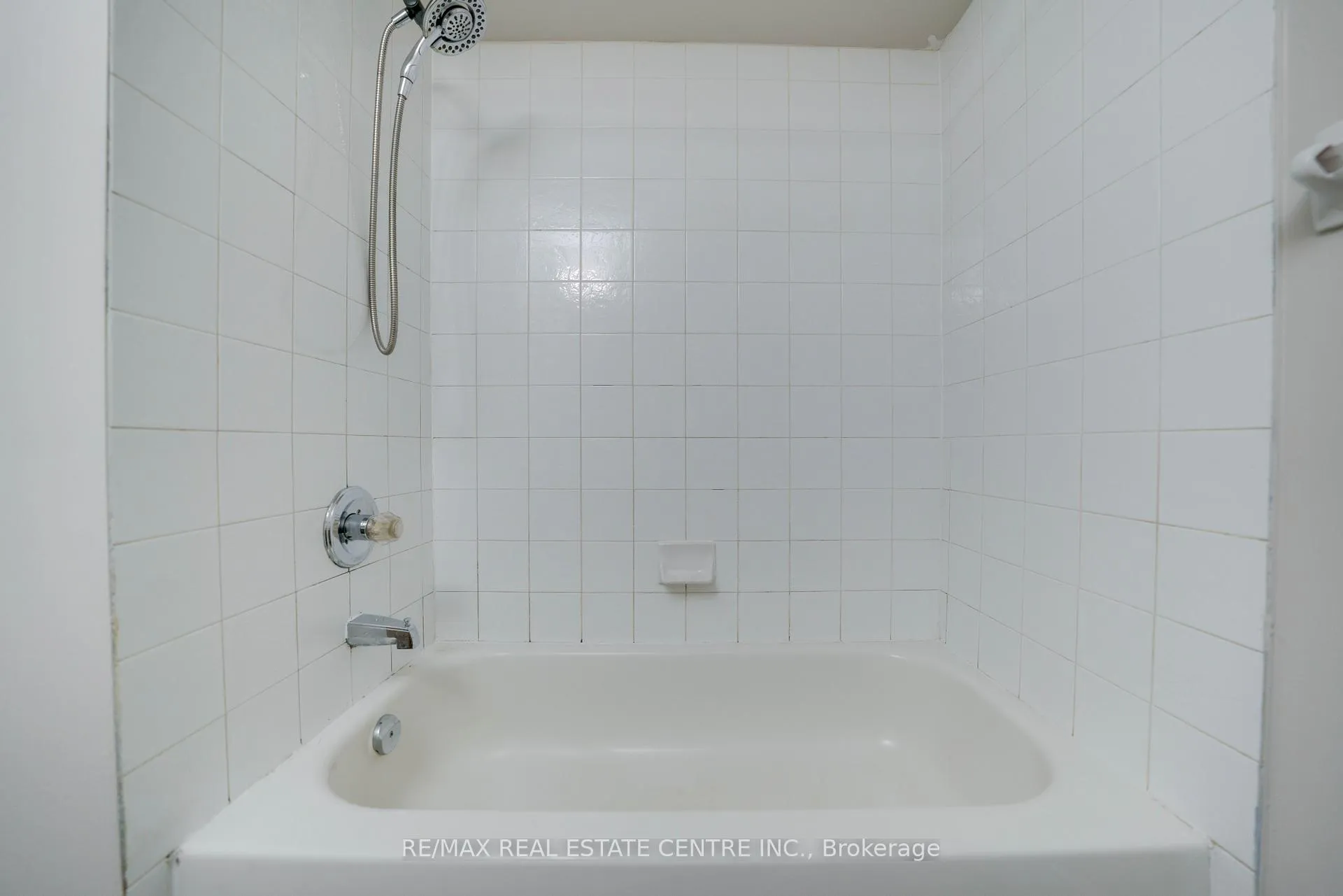 Photo 33 of Unit 32, 76 Frances Avenue, Hamilton, Lakeshore — HOMEH