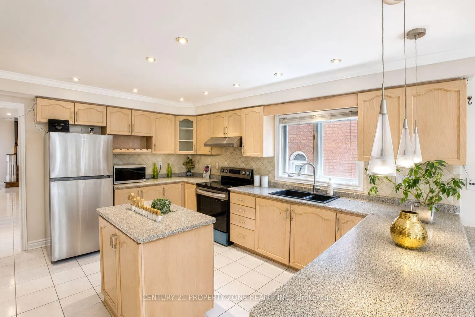 Photo 8 of 5660 Bell Harbour Drive, Mississauga, Central Erin Mills — HOMEH