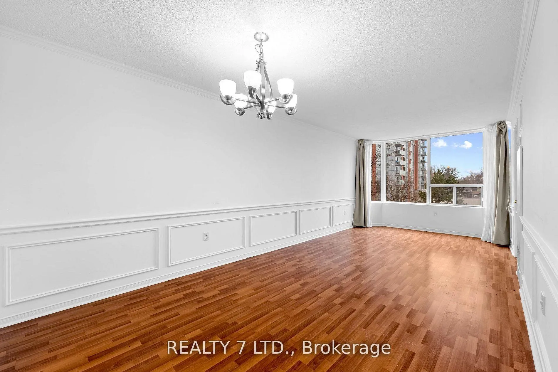 Photo 6 of Unit 412, 1270 Maple Crossing Boulevard, Burlington, Brant — HOMEH
