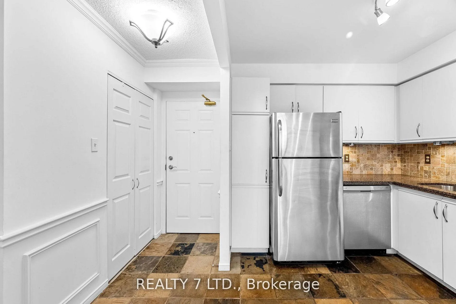 Photo 10 of Unit 412, 1270 Maple Crossing Boulevard, Burlington, Brant — HOMEH
