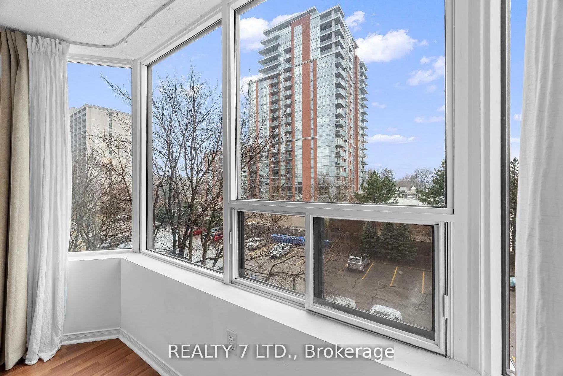Photo 11 of Unit 412, 1270 Maple Crossing Boulevard, Burlington, Brant — HOMEH