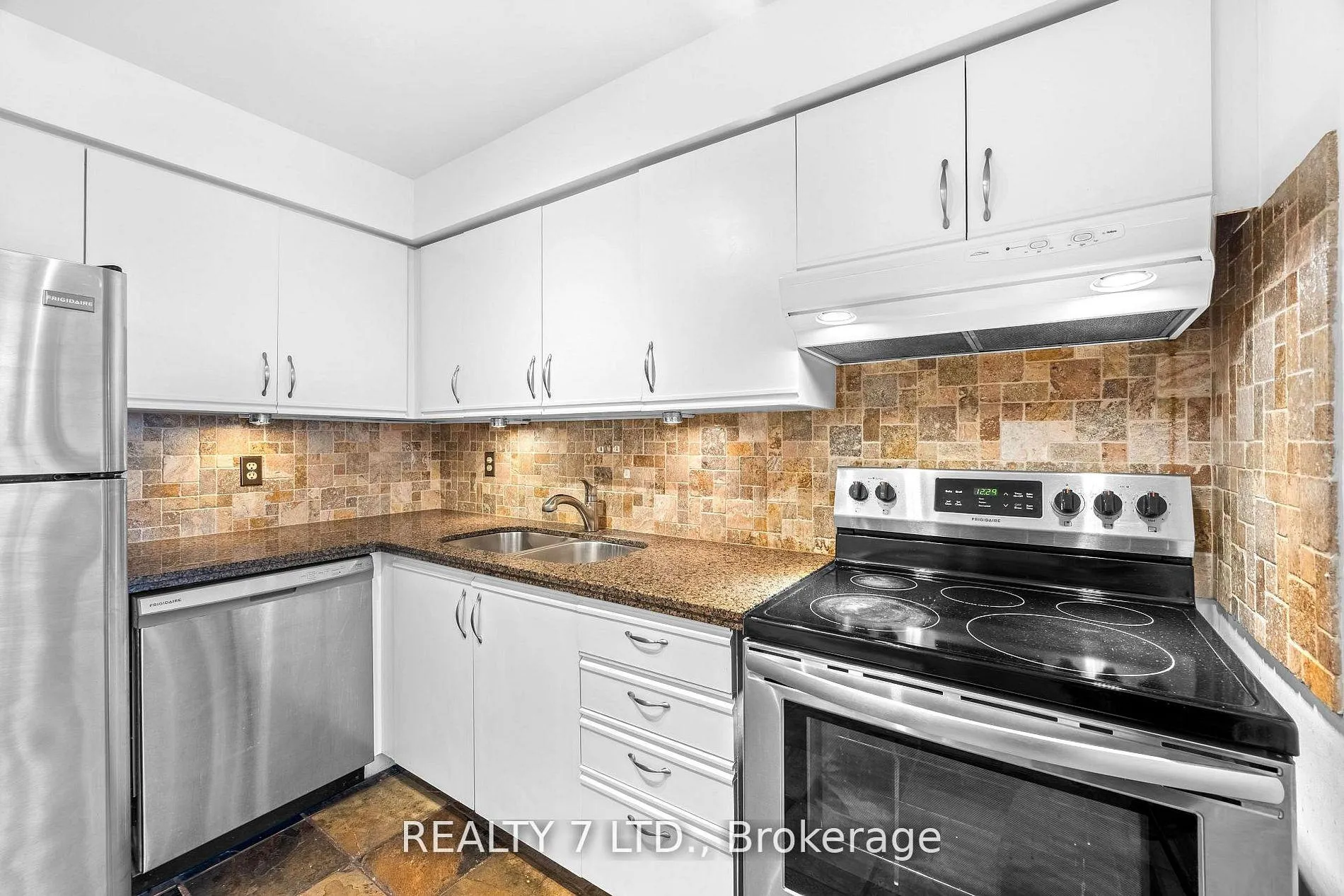 Photo 19 of Unit 412, 1270 Maple Crossing Boulevard, Burlington, Brant — HOMEH