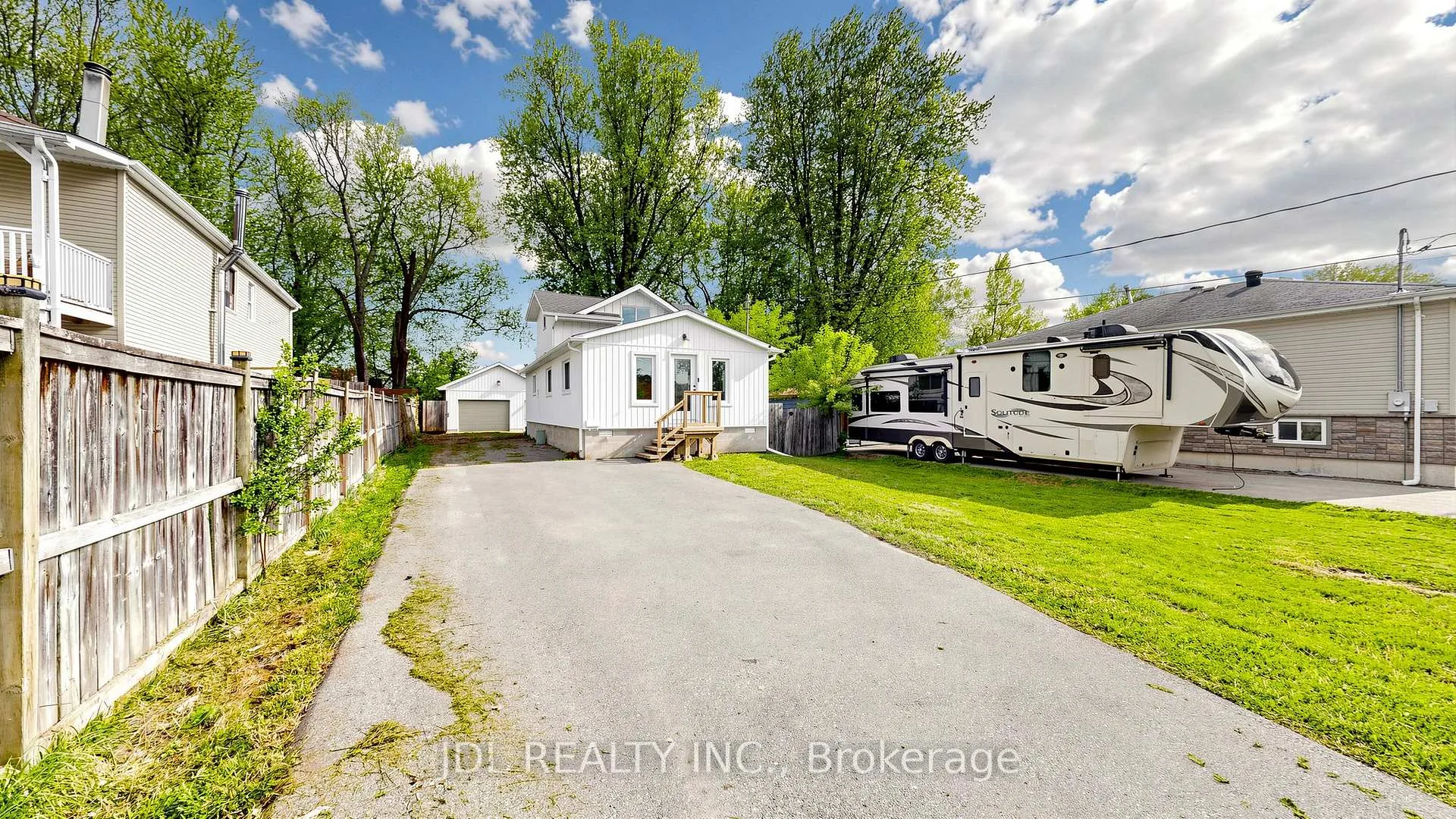 Photo 2 of 245 Royal Road, Georgina, Keswick South — HOMEH