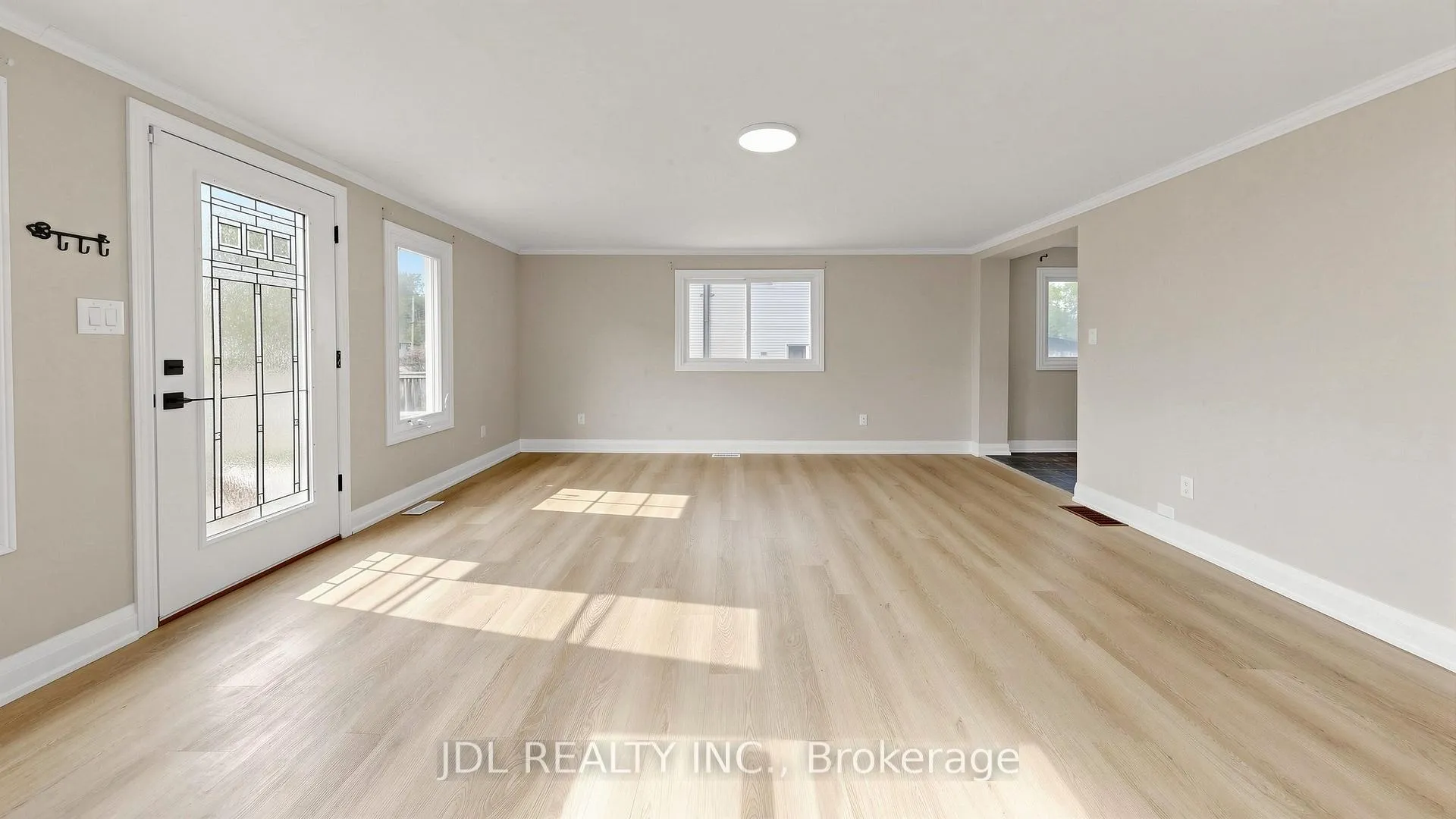 Photo 6 of 245 Royal Road, Georgina, Keswick South — HOMEH