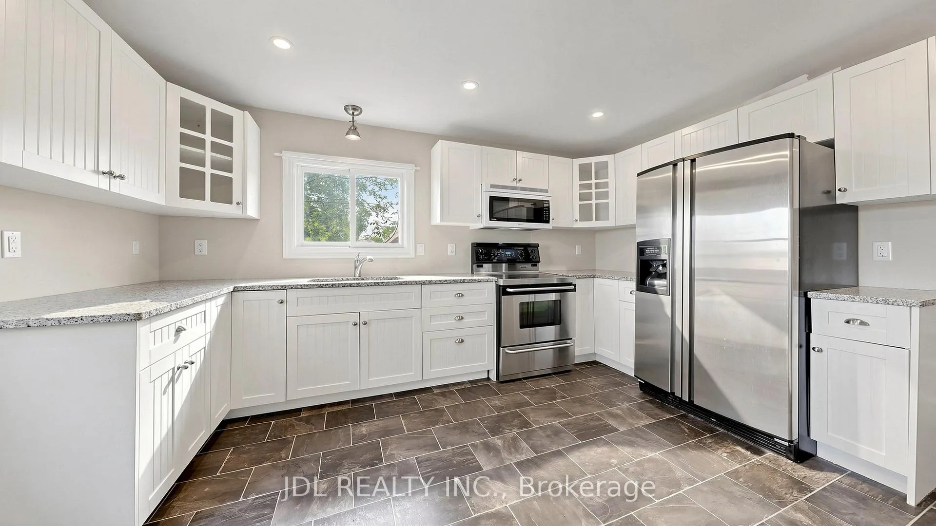 Photo 10 of 245 Royal Road, Georgina, Keswick South — HOMEH