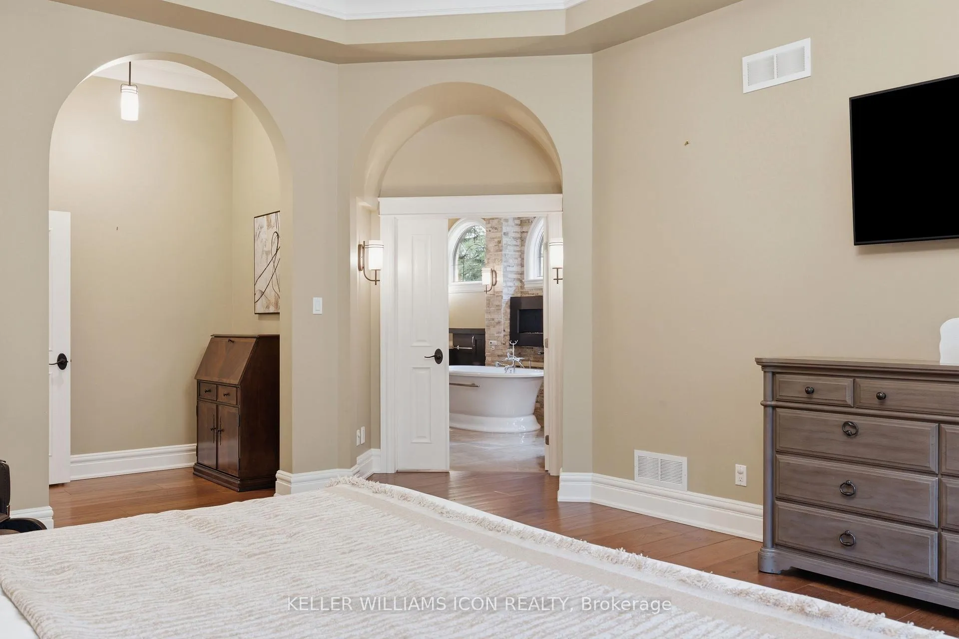 Photo 2 of 5801 Longhearth Way, Ottawa, Manotick East to Manotick Station — HOMEH