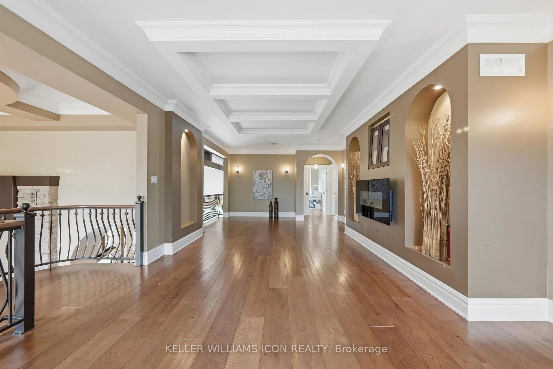 Photo 4 of 5801 Longhearth Way, Ottawa, Manotick East to Manotick Station — HOMEH