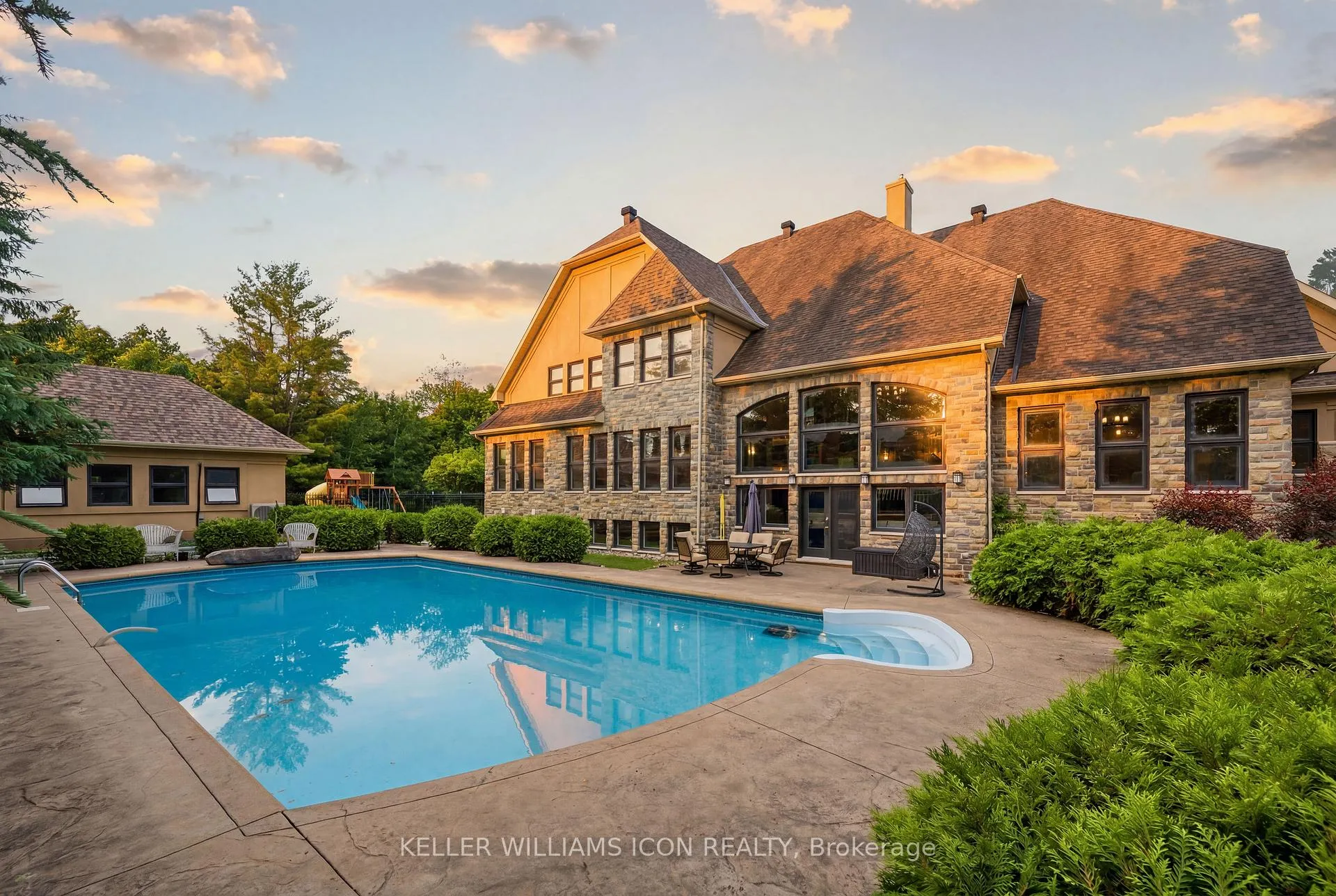 Photo 12 of 5801 Longhearth Way, Ottawa, Manotick East to Manotick Station — HOMEH